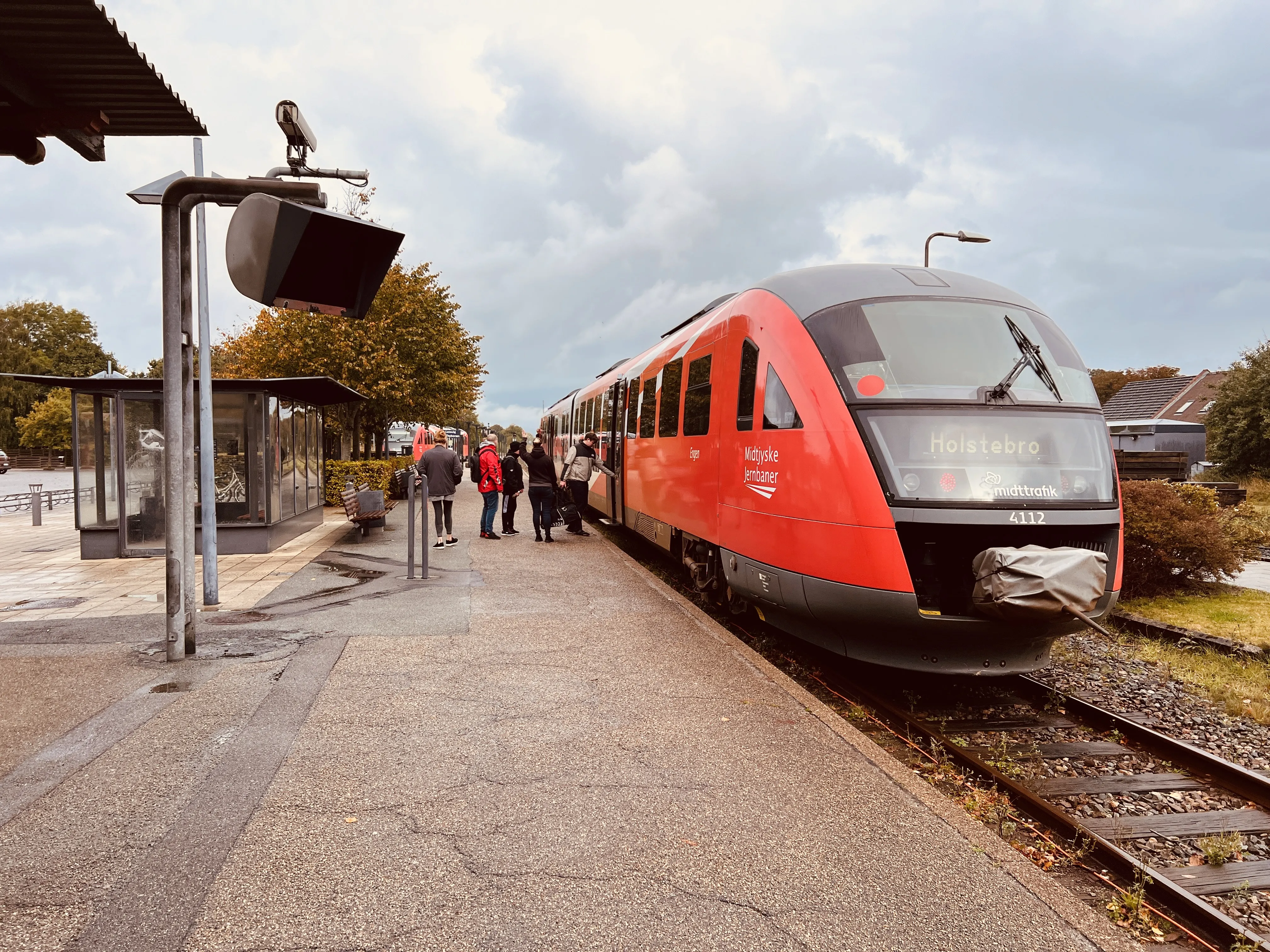 Billede af MjbaD MQ 4112-4912, tidligere DSB MQ 4112-4912 fotograferet ud for Vemb Station.