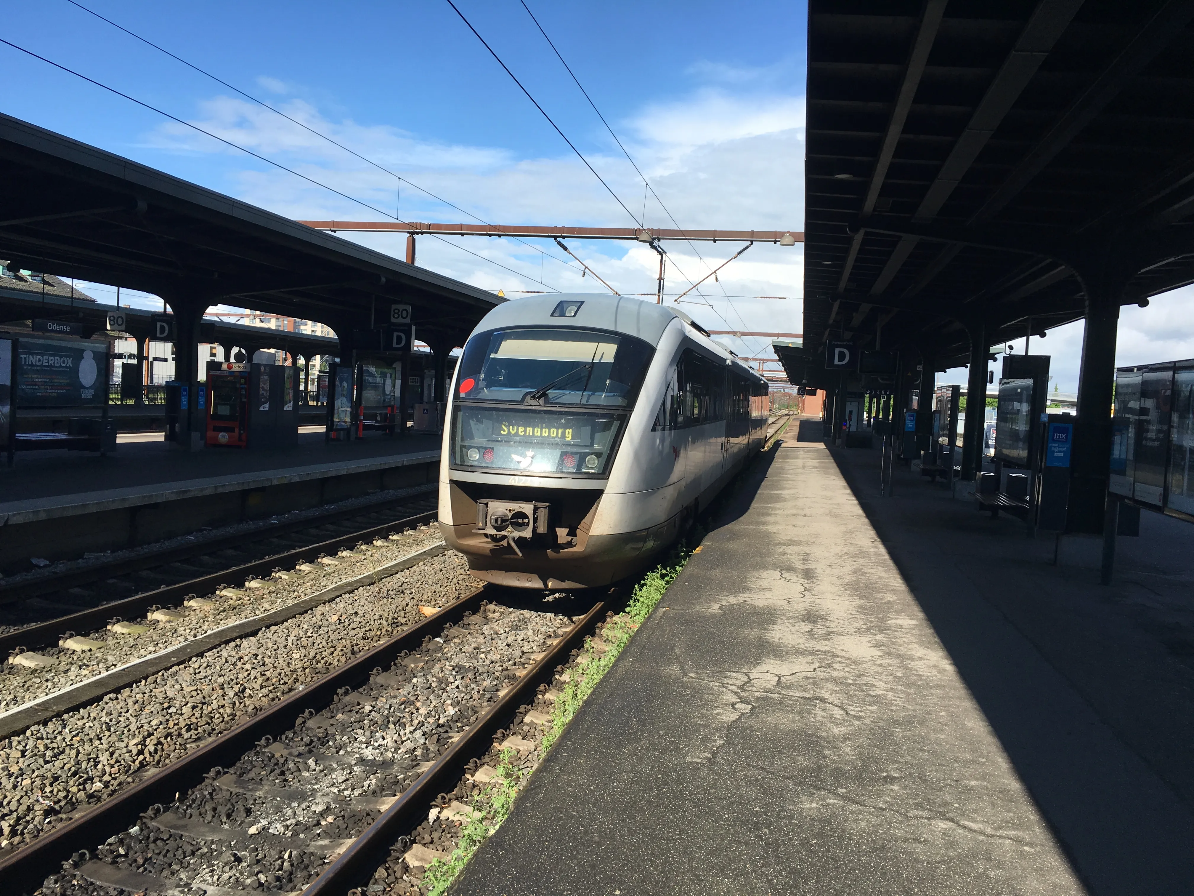 Billede af DSB MQ 4122-4922 fotograferet ud for Odense Banegård Center.