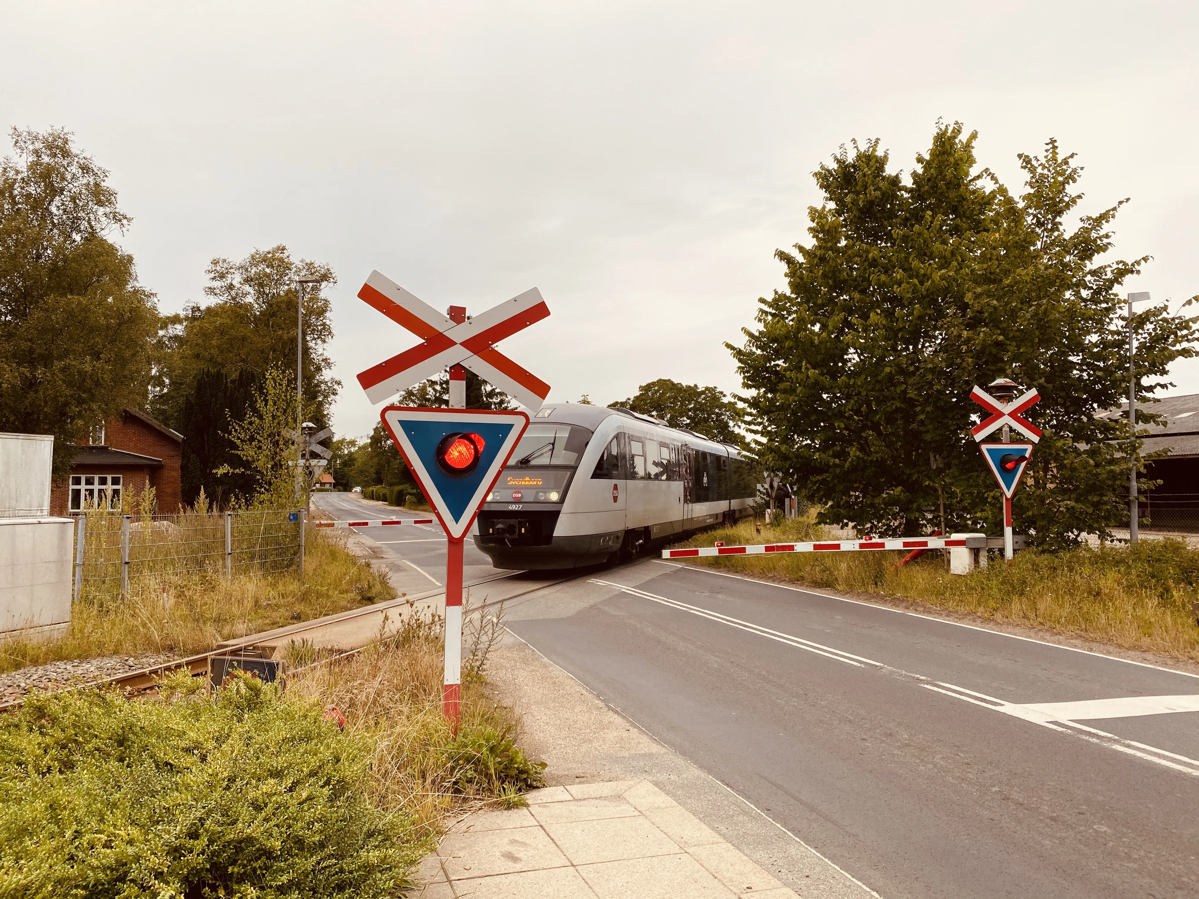 Billede af DSB MQ 4127-4927 fotograferet ud for Stenstrup Syd Trinbræt med Sidespor.