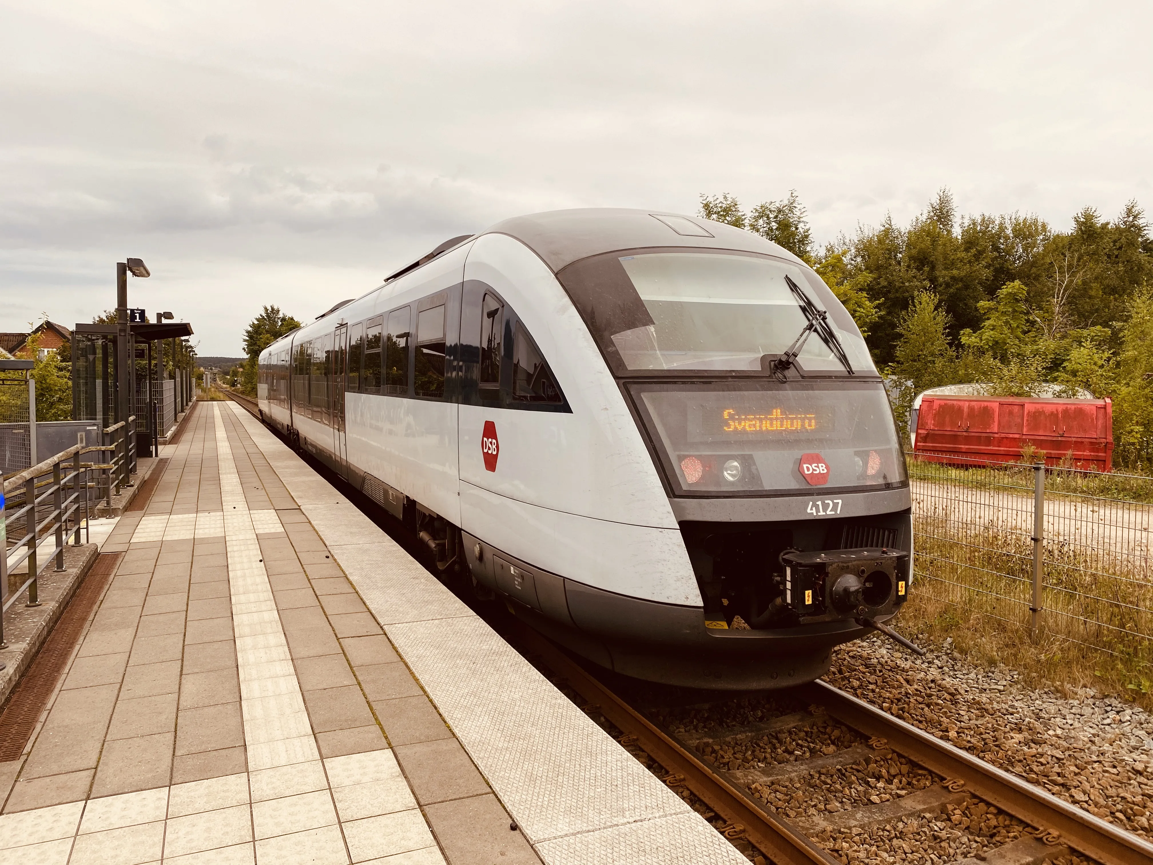 Billede af DSB MQ 4127-4927 fotograferet ud for Stenstrup Syd Trinbræt med Sidespor.