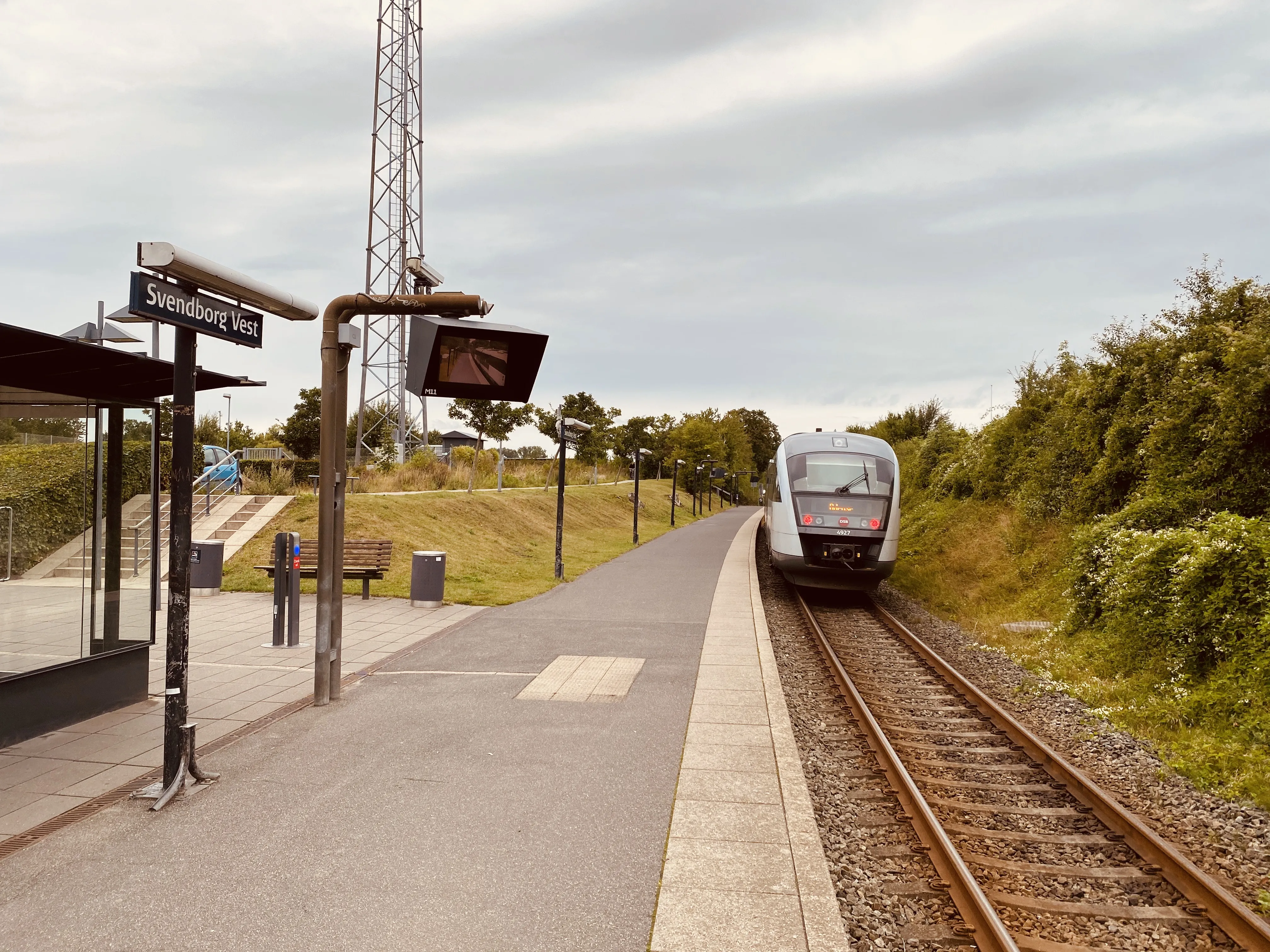 Billede af DSB MQ 4127-4927 fotograferet ud for Svendborg Vest Trinbræt.