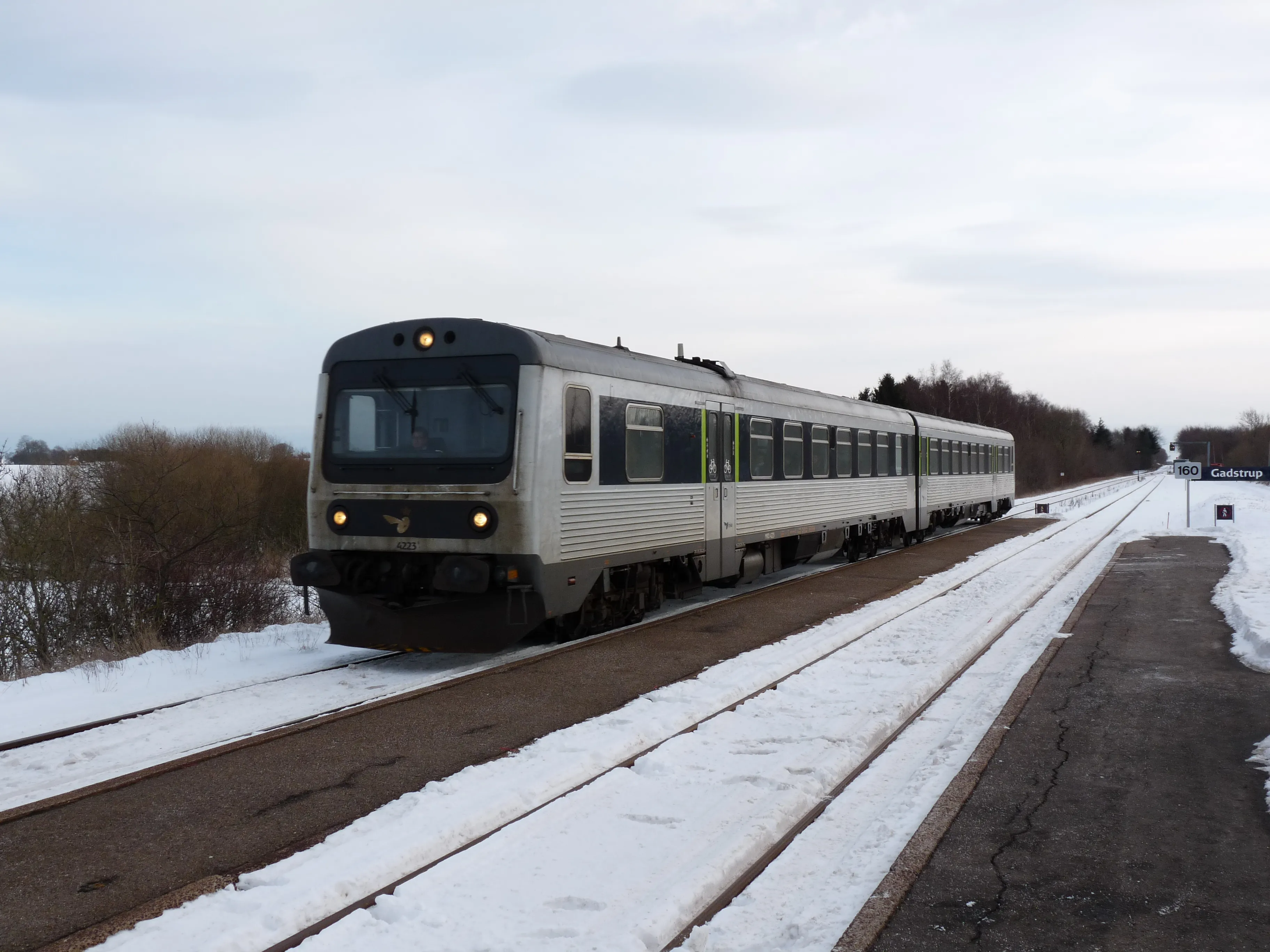 Billede af DSB MRD 4223 fotograferet ud for Gadstrup Station.