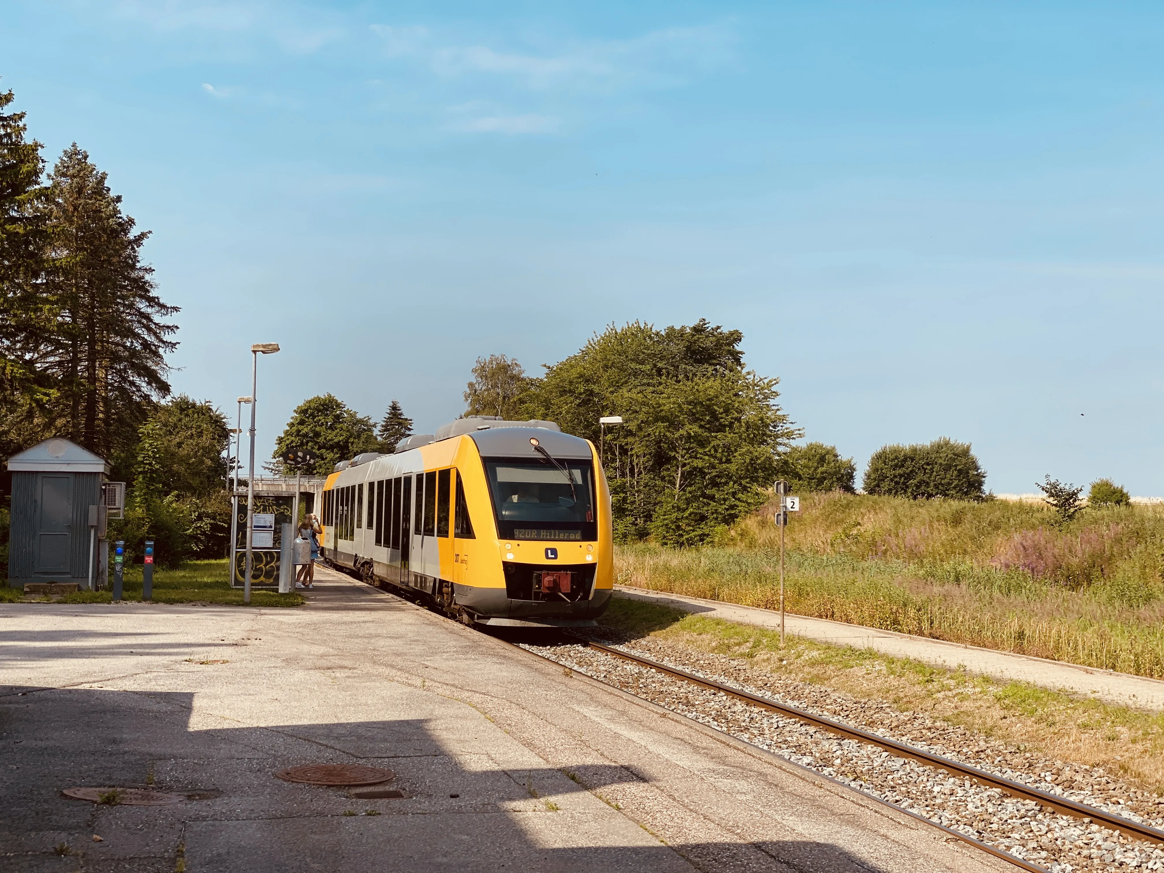 Billede af LT 111-211, tidligere LB 111-211 fotograferet ud for Brødeskov Station.