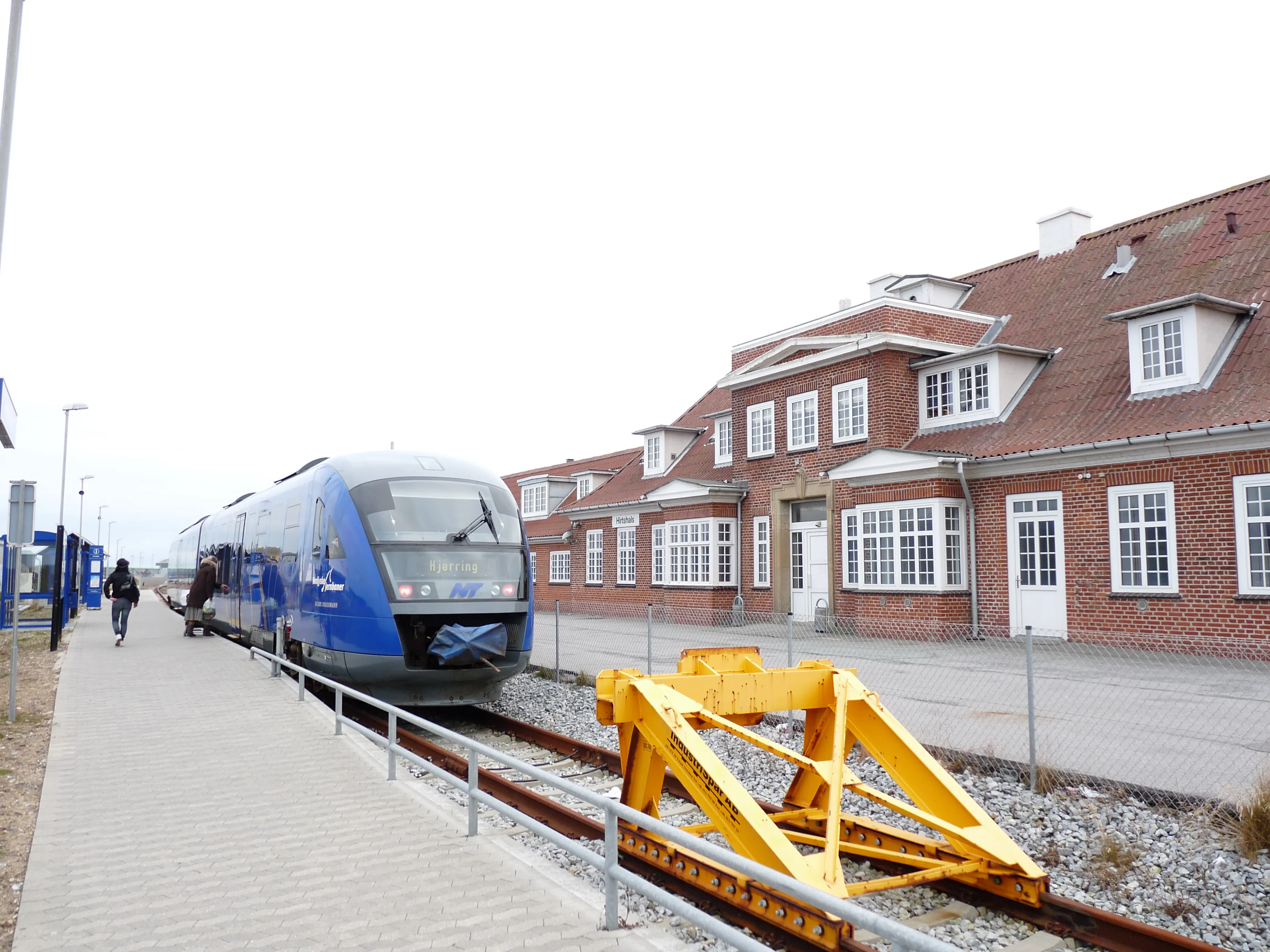 Billede af NJJ DM 502 fotograferet ud for Hirtshals Havn Station.