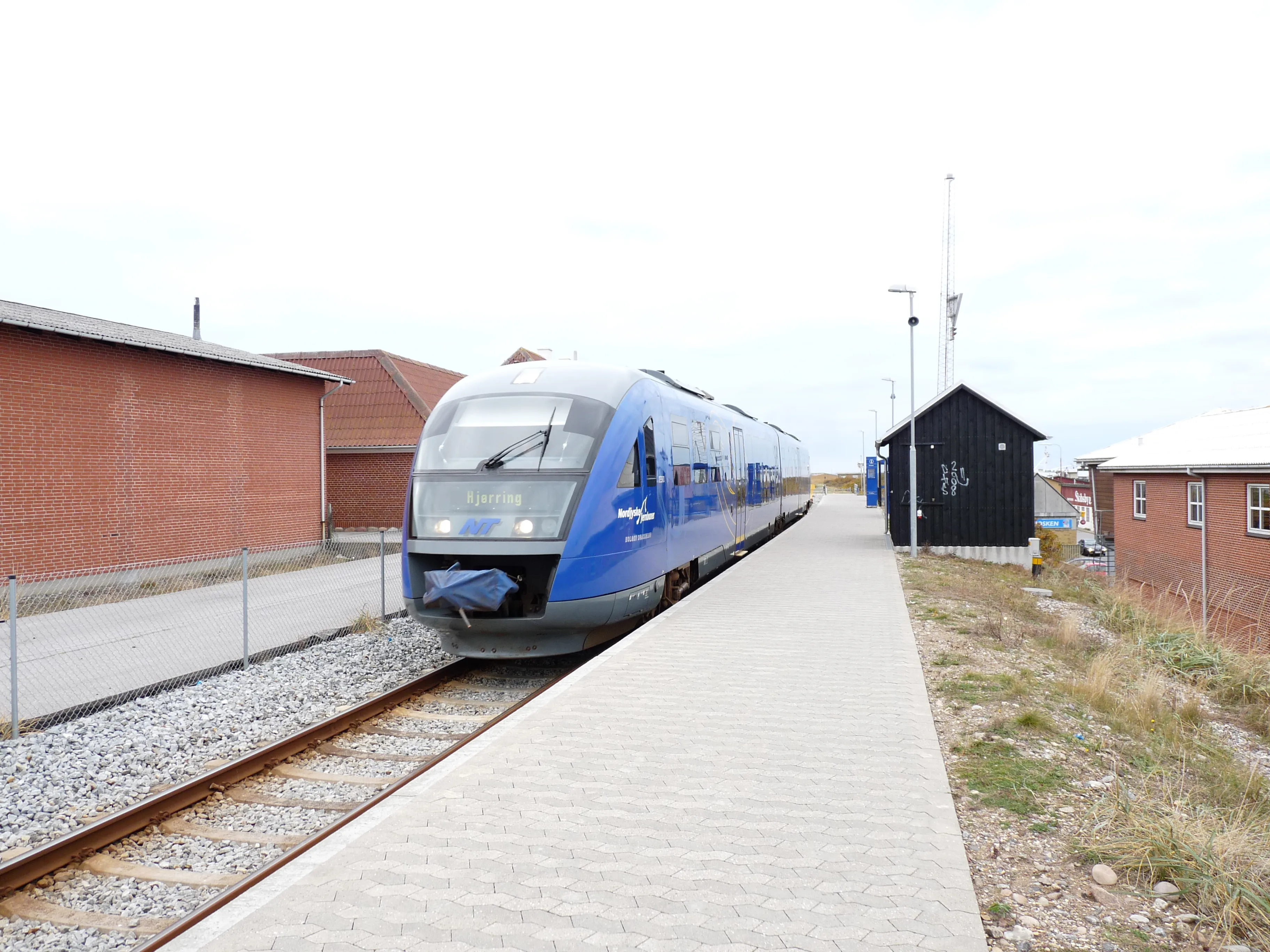 Billede af NJJ DM 502 fotograferet ud for Hirtshals Havn Station.