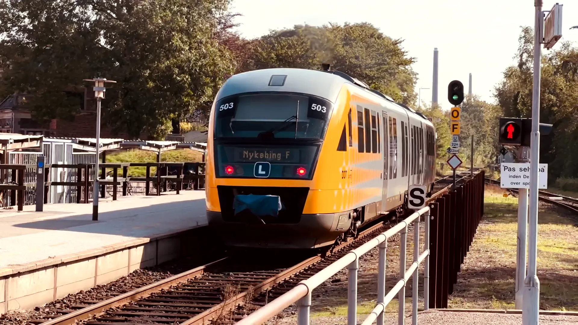 Billede af LT DM 503, tidligere NJJ DM 503 fotograferet ud for Sakskøbing Station.