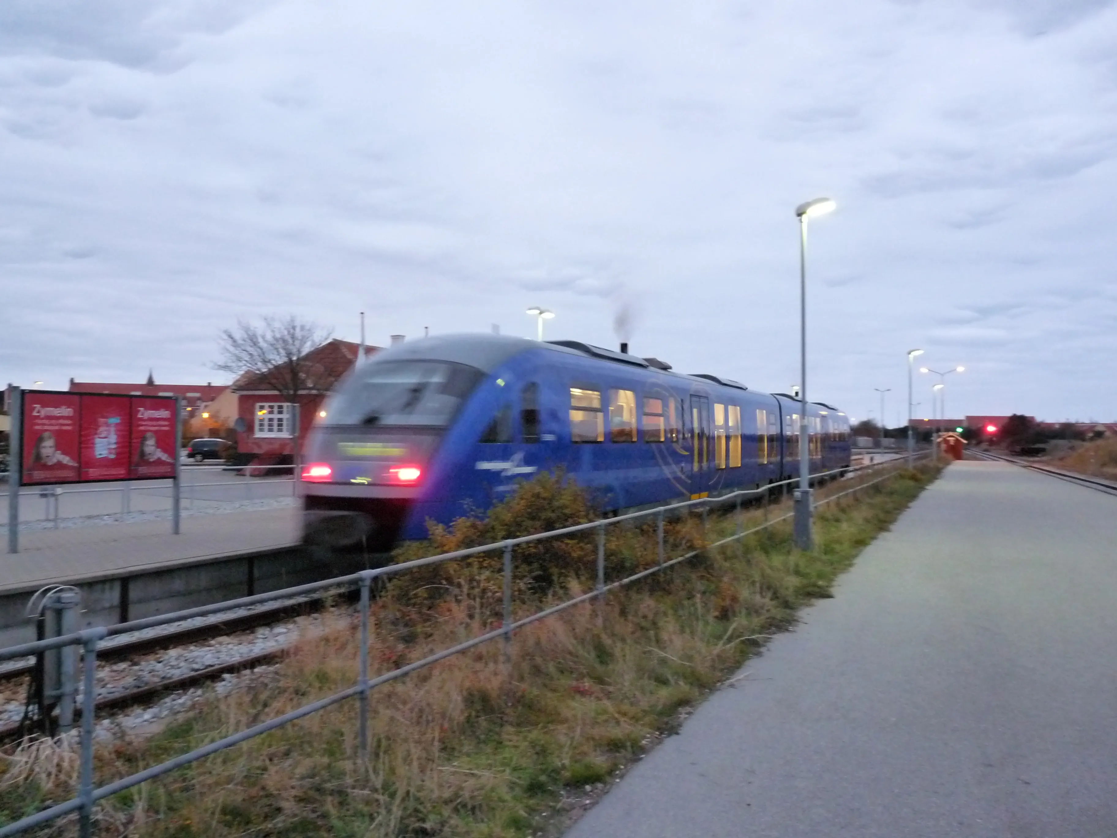 Billede af NJJ DM 504 fotograferet ud for Skagen Station.