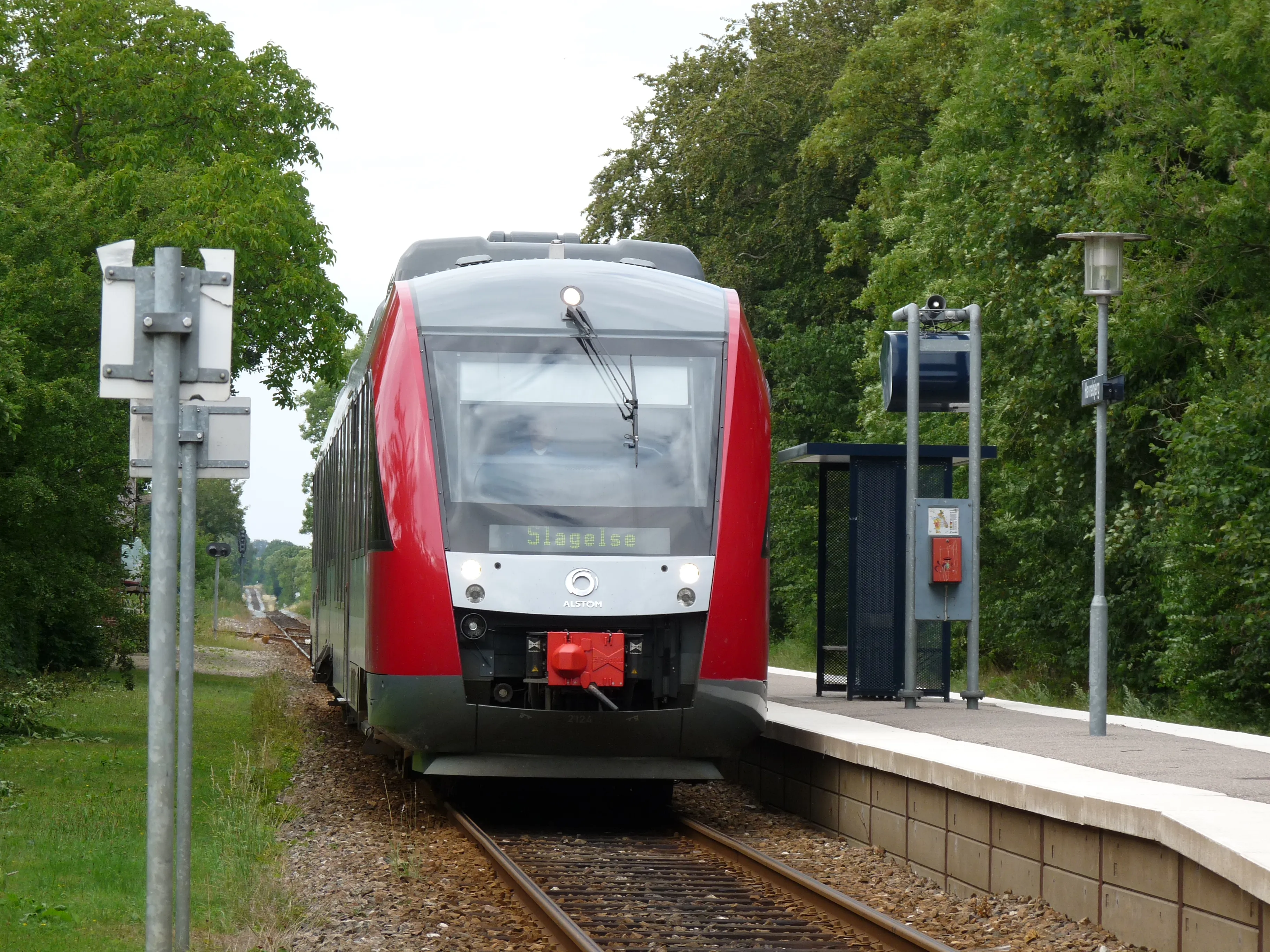 Billede af RTOG 2024-2124, tidligere VL 2024-2124 fotograferet ud for Havrebjerg Trinbræt.