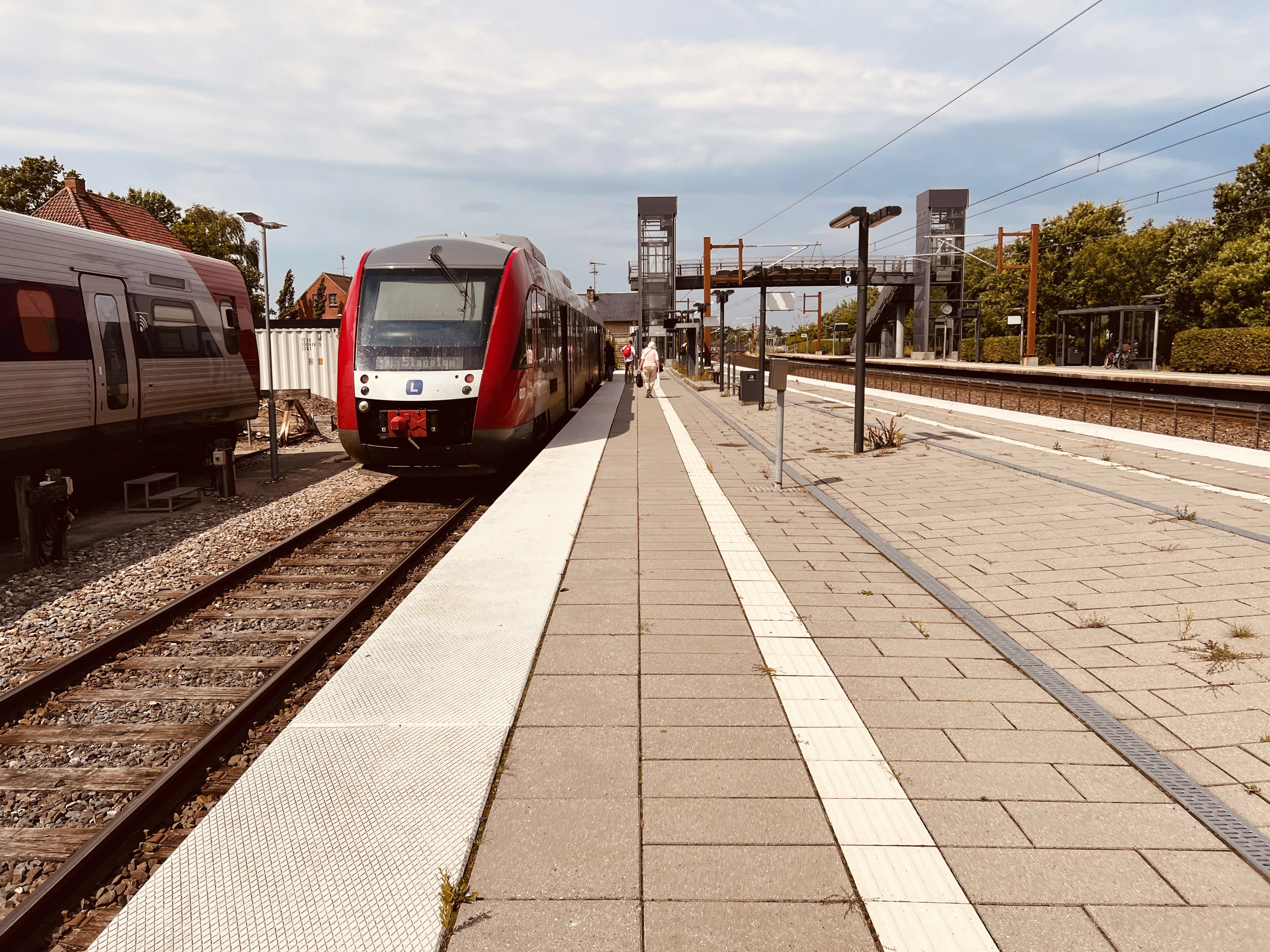 Billede af LT 2030-2130, tidligere VL 2030-2130 fotograferet ud for Tølløse Station.