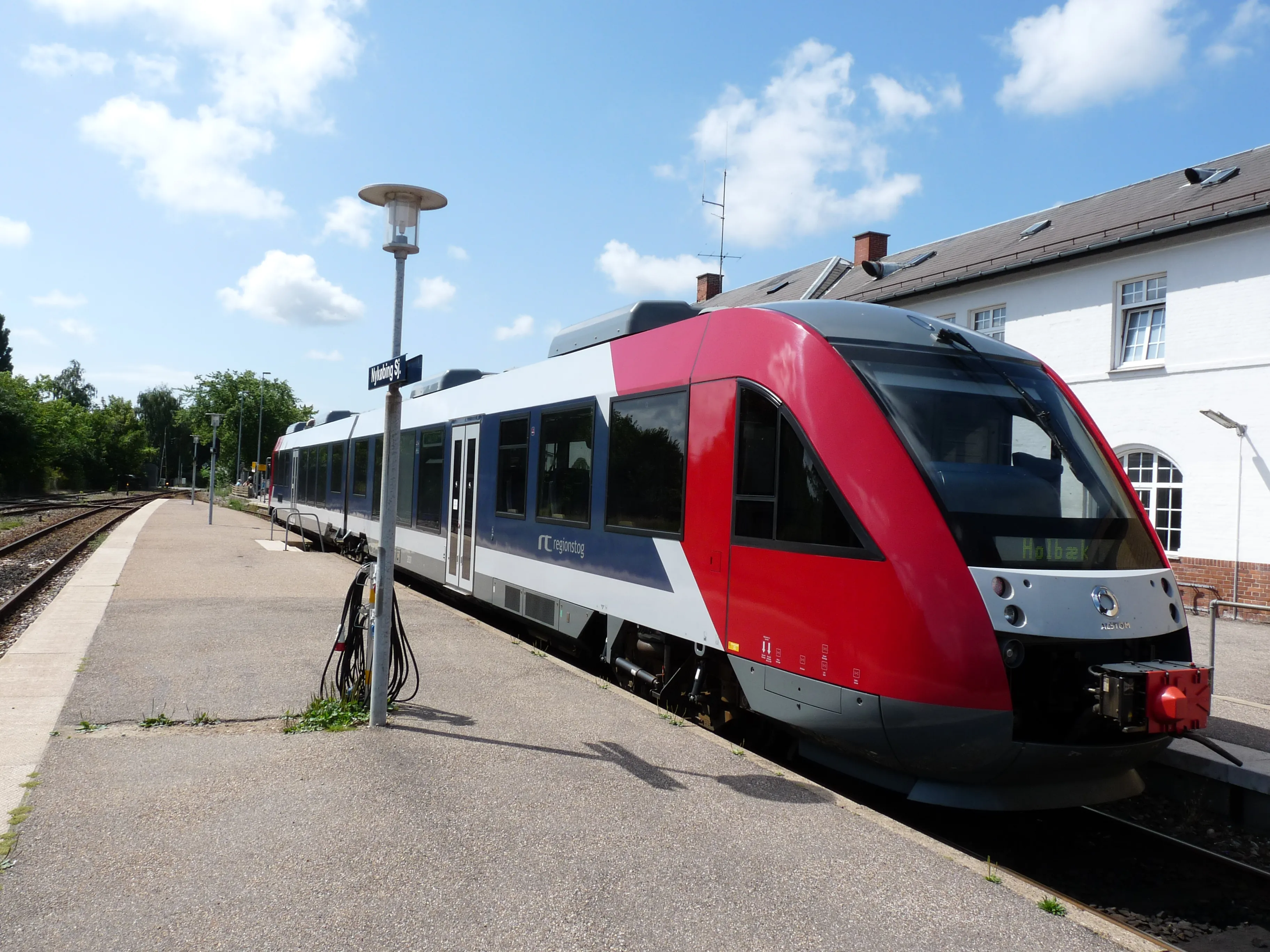 Billede af RTOG 2031-2131, tidligere VL 2031-2131 fotograferet ud for Nykøbing Sjælland Station.