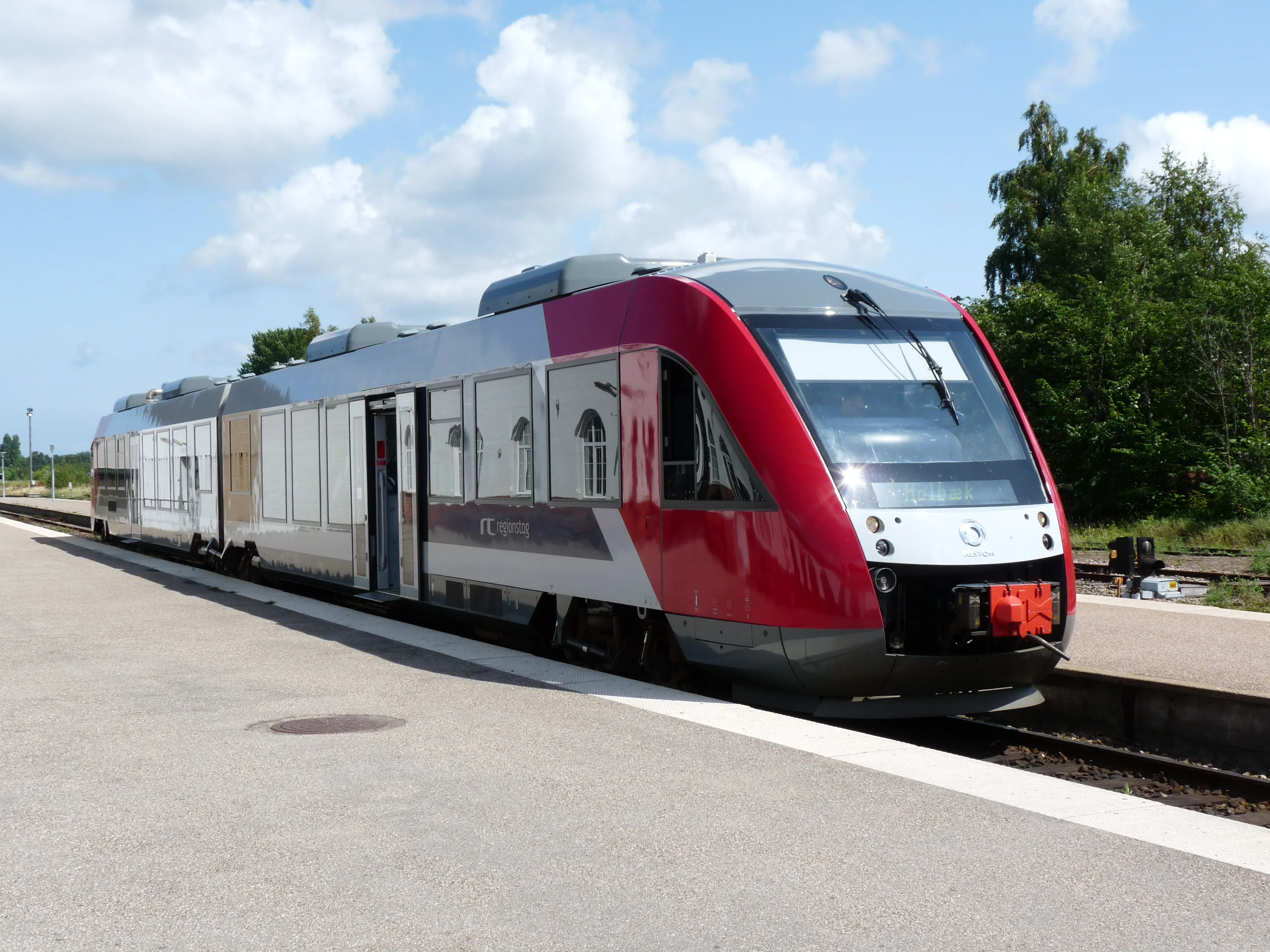 Billede af RTOG 2031-2131, tidligere VL 2031-2131 fotograferet ud for Nykøbing Sjælland Station.