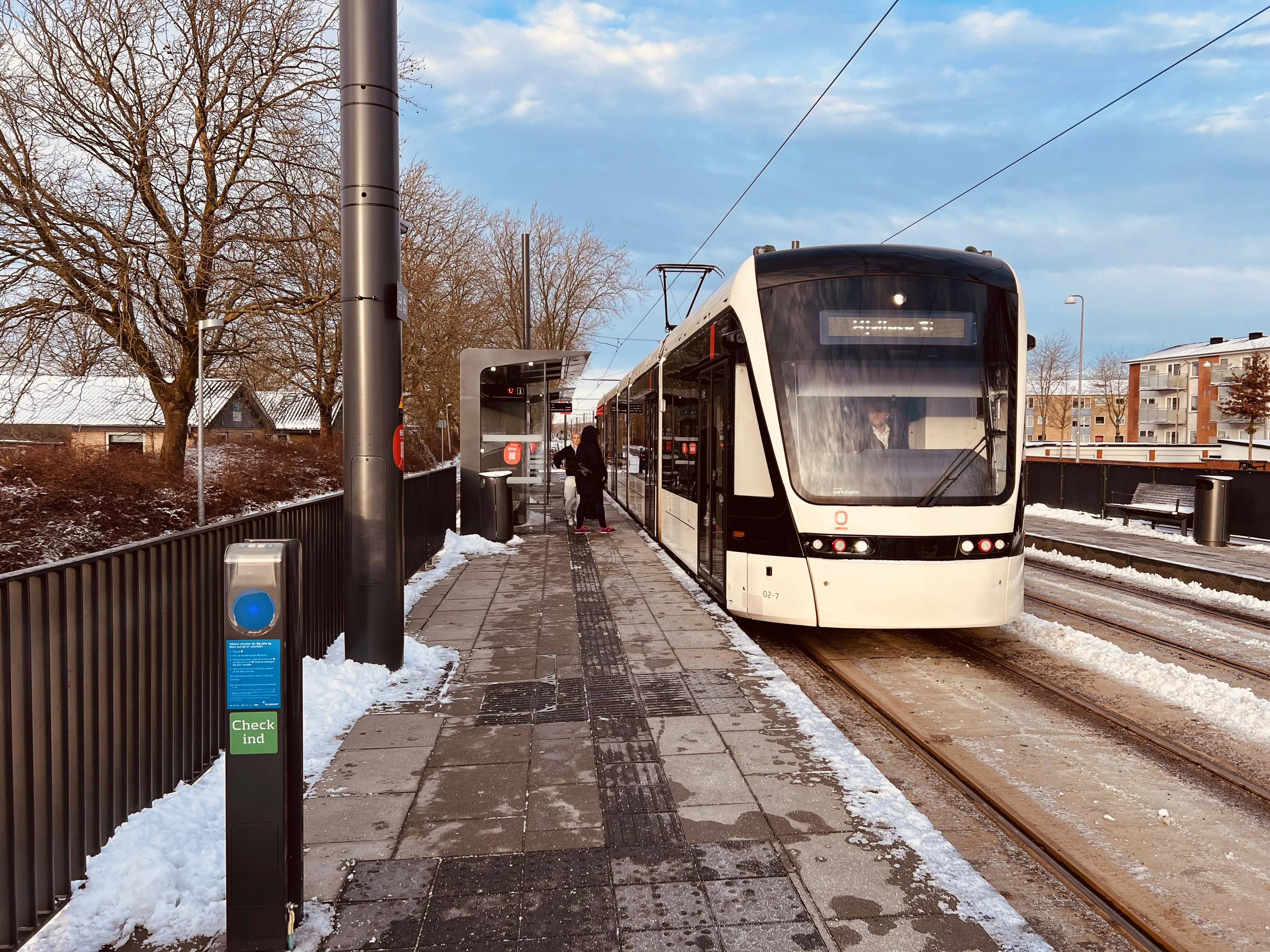 Billede af Odense Letbane togsæt 02 fotograferet ud for Højstrup Letbanestation.