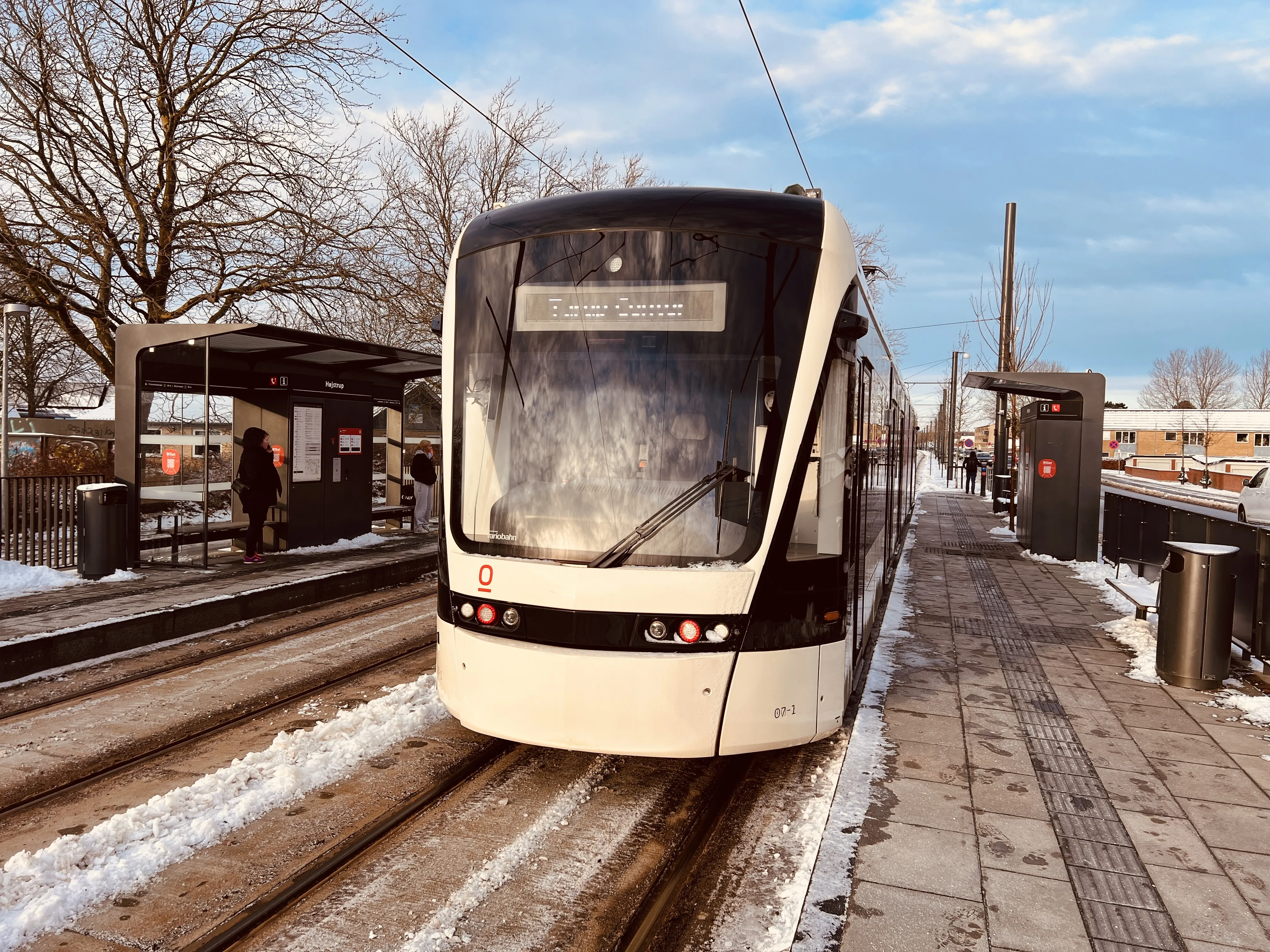 Billede af Odense Letbane togsæt 07 fotograferet ud for Højstrup Letbanestation.