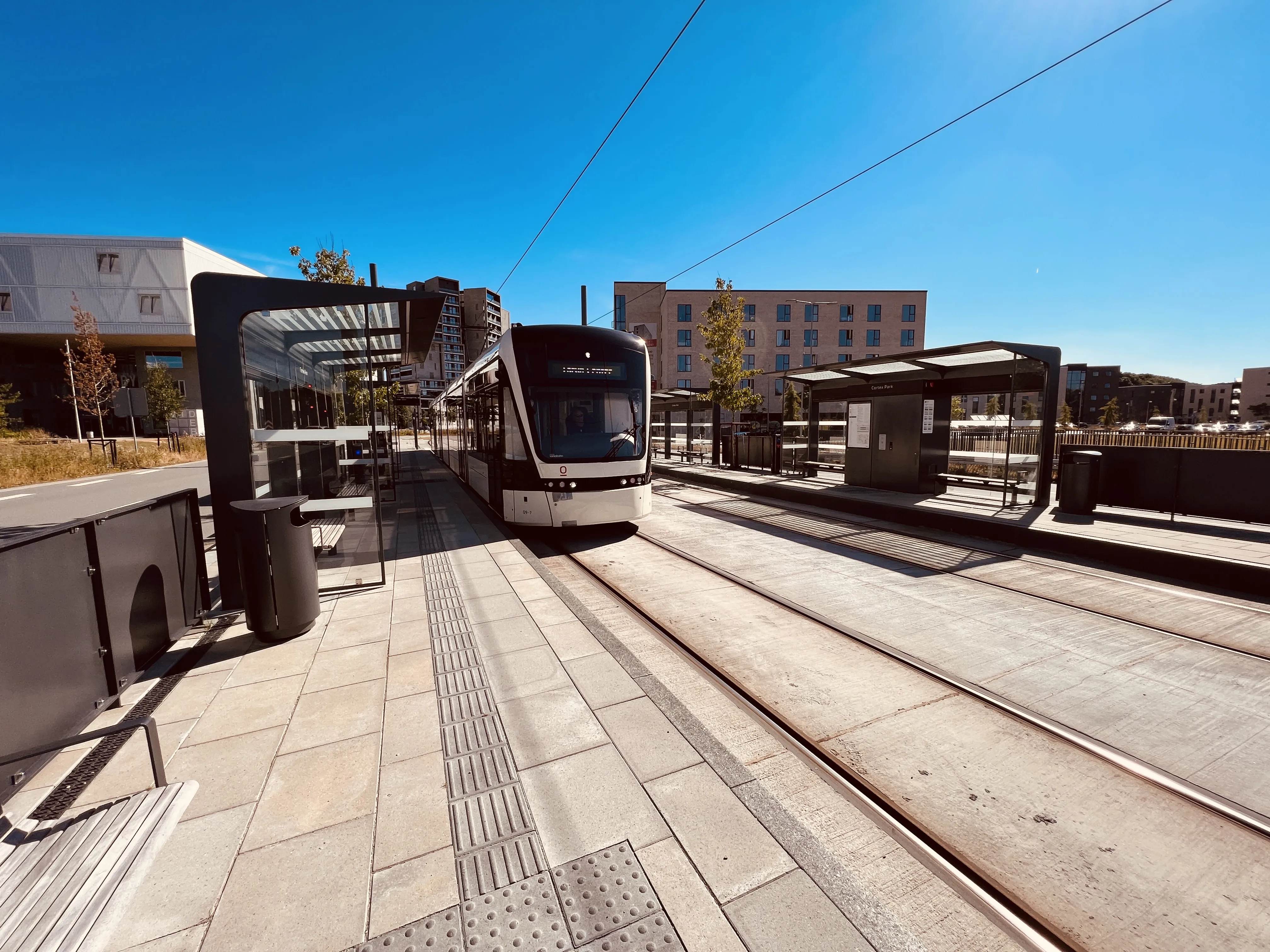 Billede af Odense Letbane togsæt 09 fotograferet ud for Cortex Park Letbanestation.