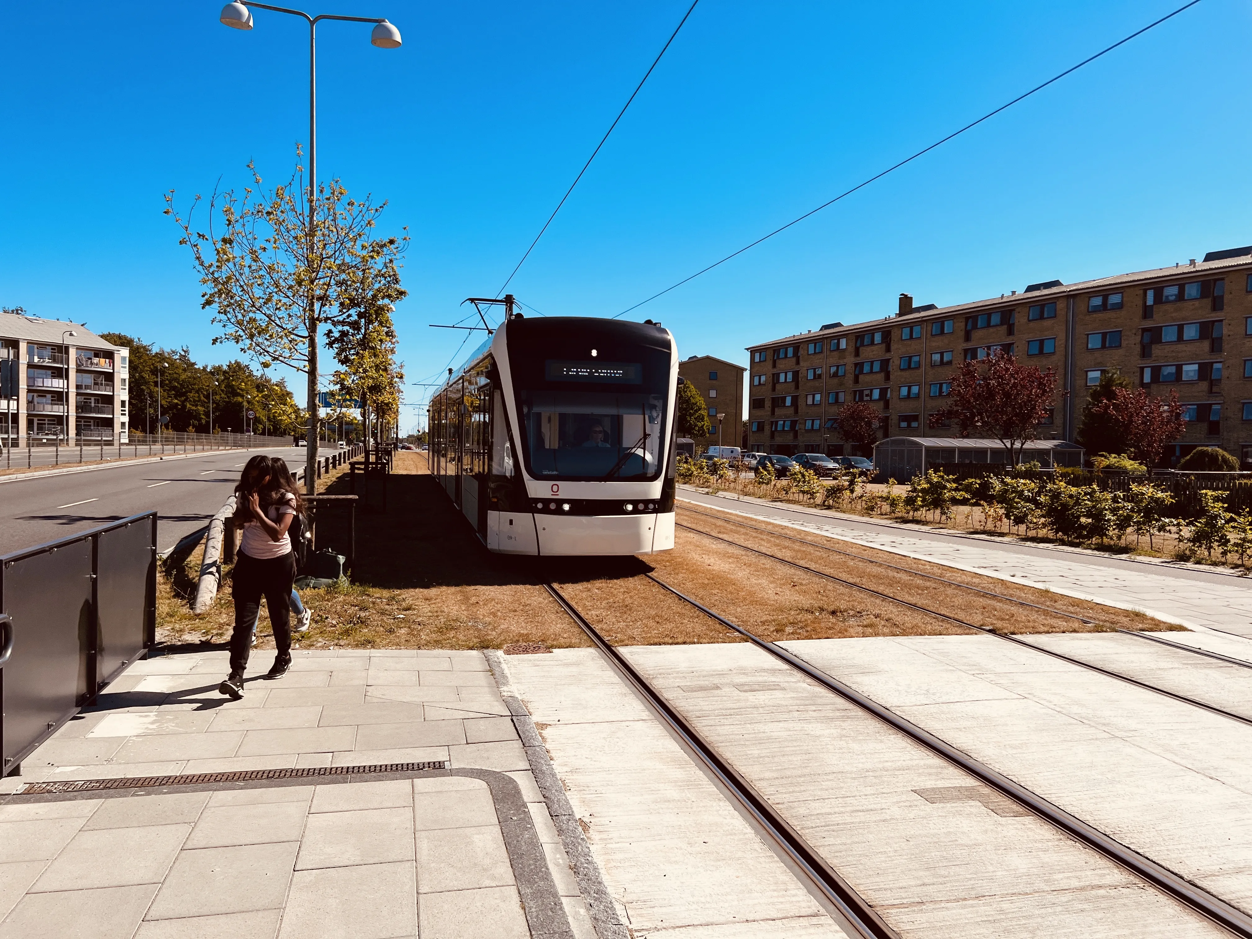 Billede af Odense Letbane togsæt 09 fotograferet ud for Ejerslykke Letbanestation.