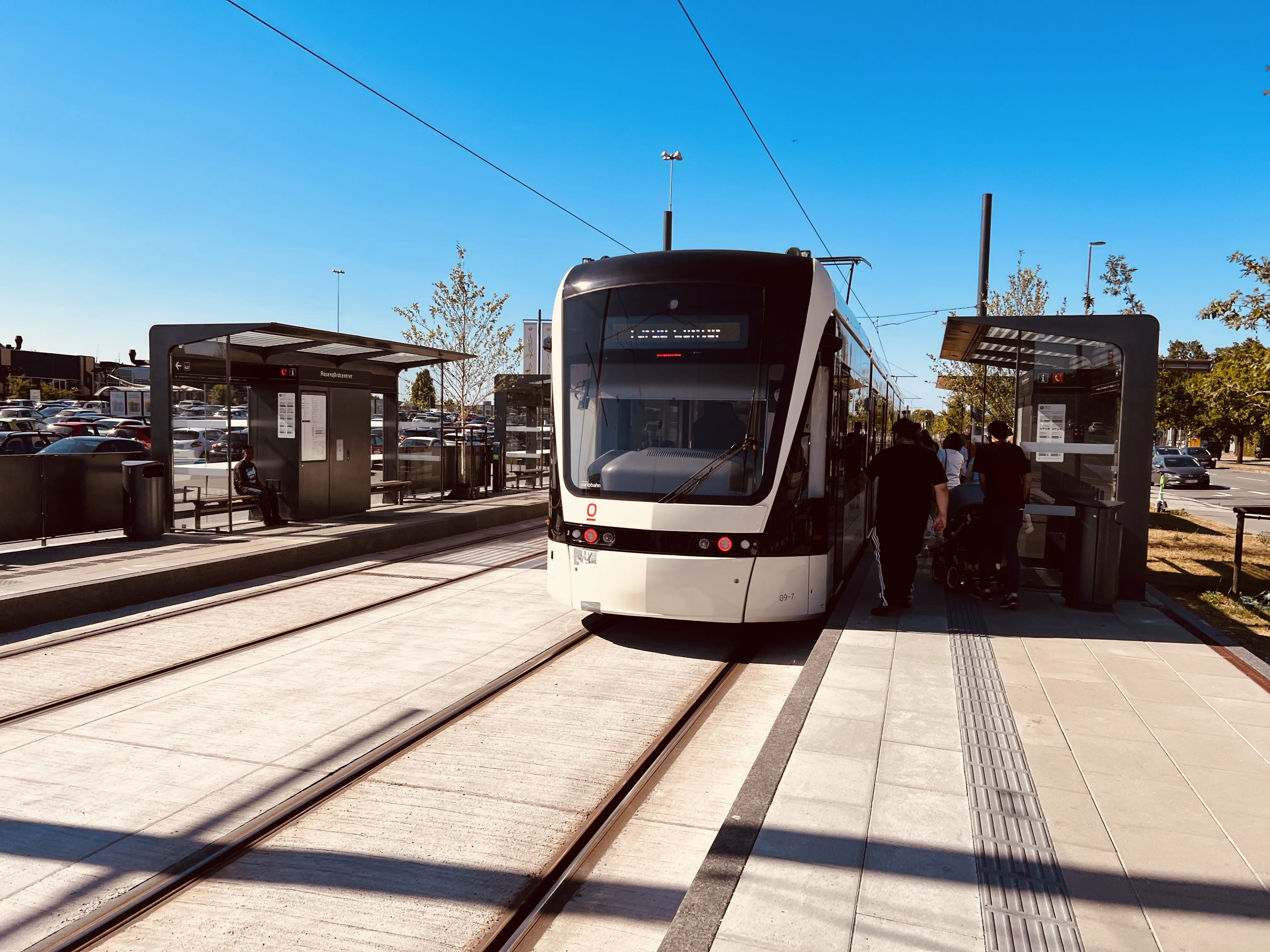 Billede af Odense Letbane togsæt 09 fotograferet ud for Rosengårdcentret Letbanestation.