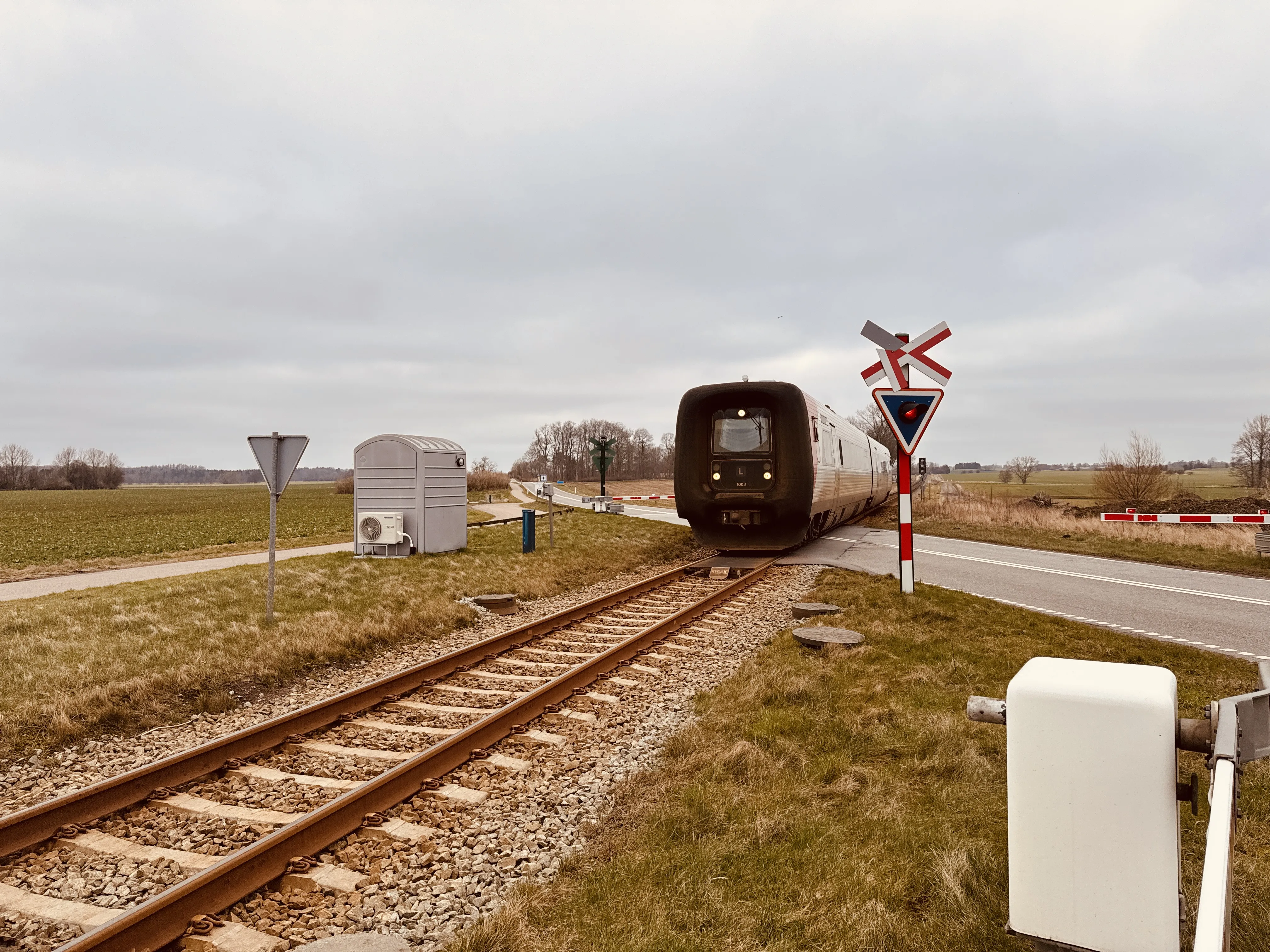 Billede af LT MF 1003, tidligere LJ MF 1003 fotograferet ud for Sønderstrup Sidespor.