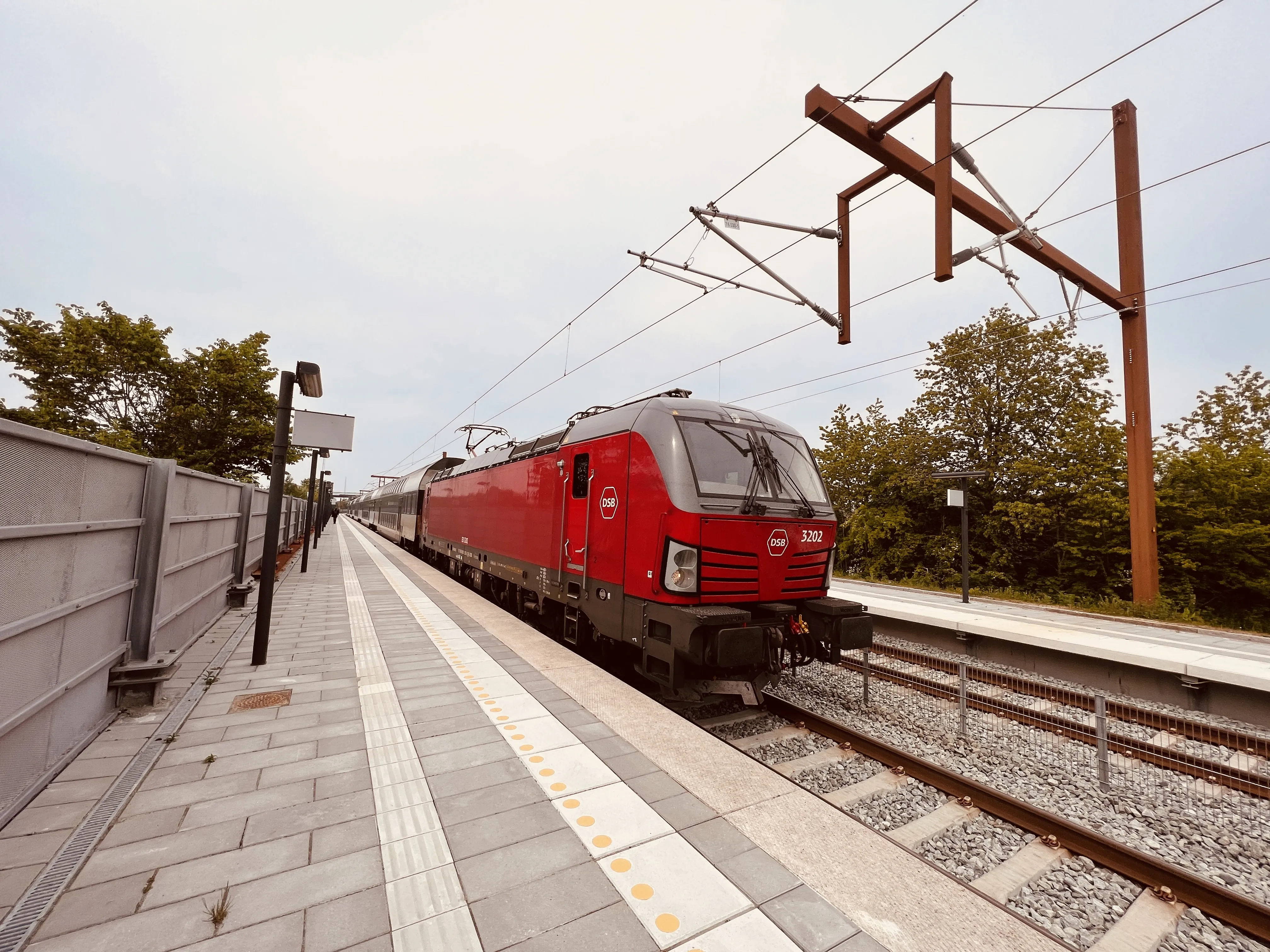 Billede af DSB EB 3202 fotograferet ud for Glumsø Trinbræt.