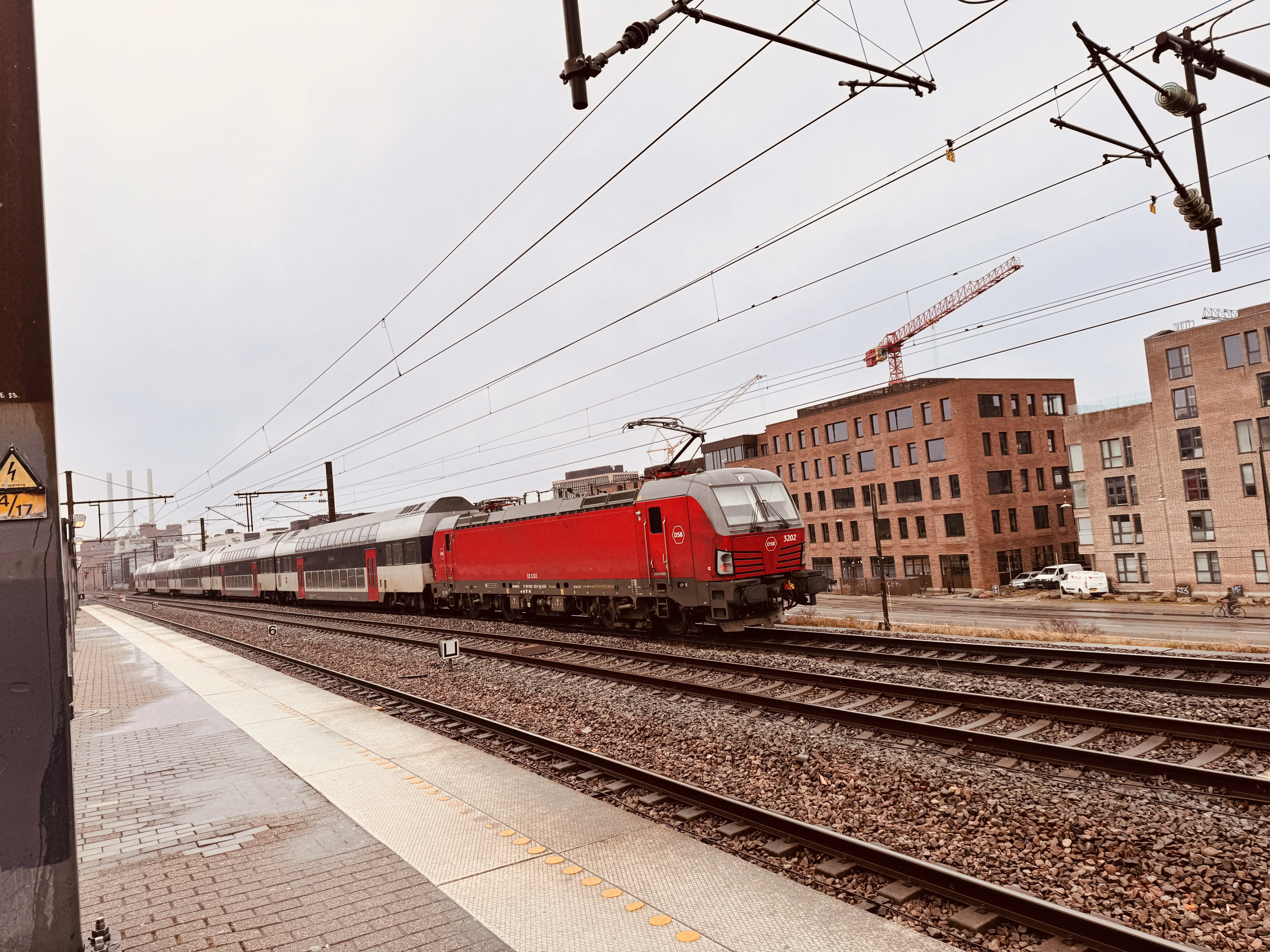 Billede af DSB EB 3202 fotograferet ud for Nordhavn S-togstrinbræt.