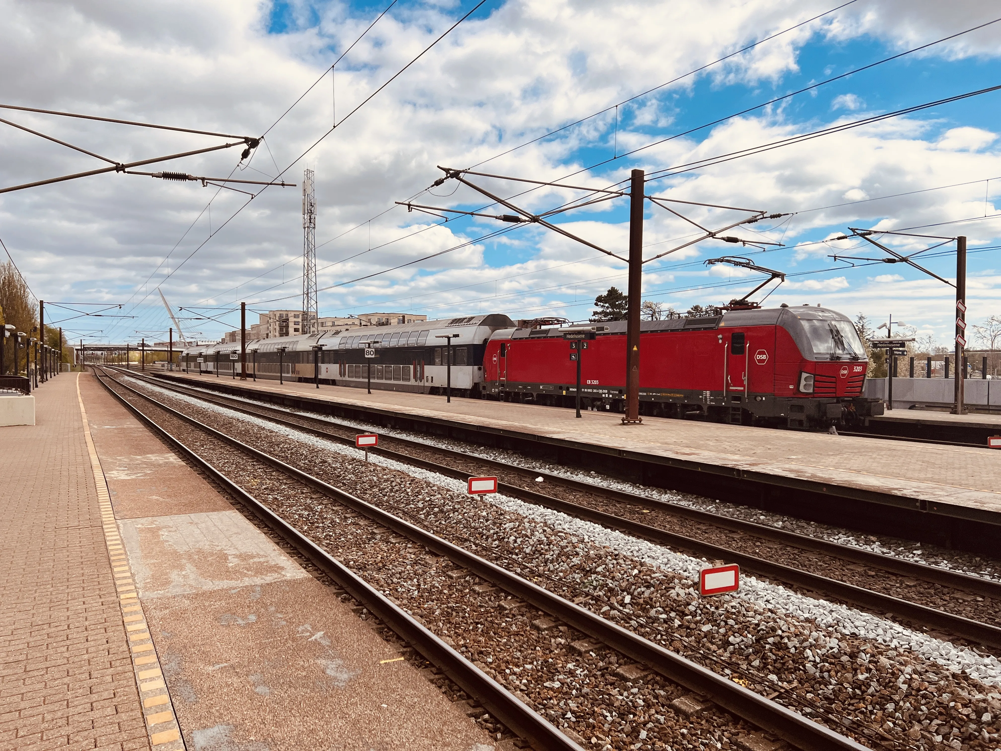 Billede af DSB EB 3203 fotograferet ud for Hedehusene Station.