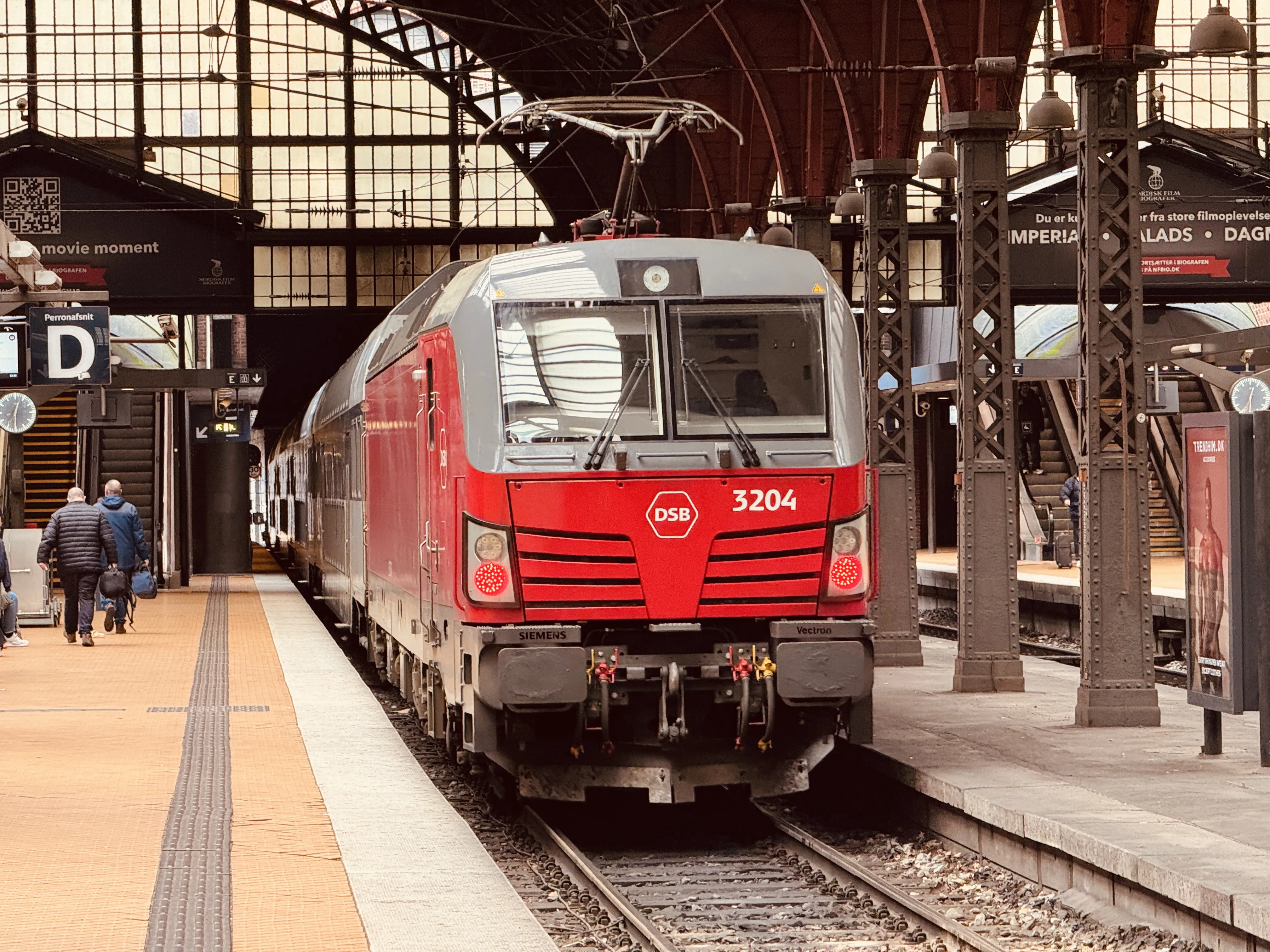 Billede af DSB EB 3204 fotograferet ud for København Hovedbanegård.