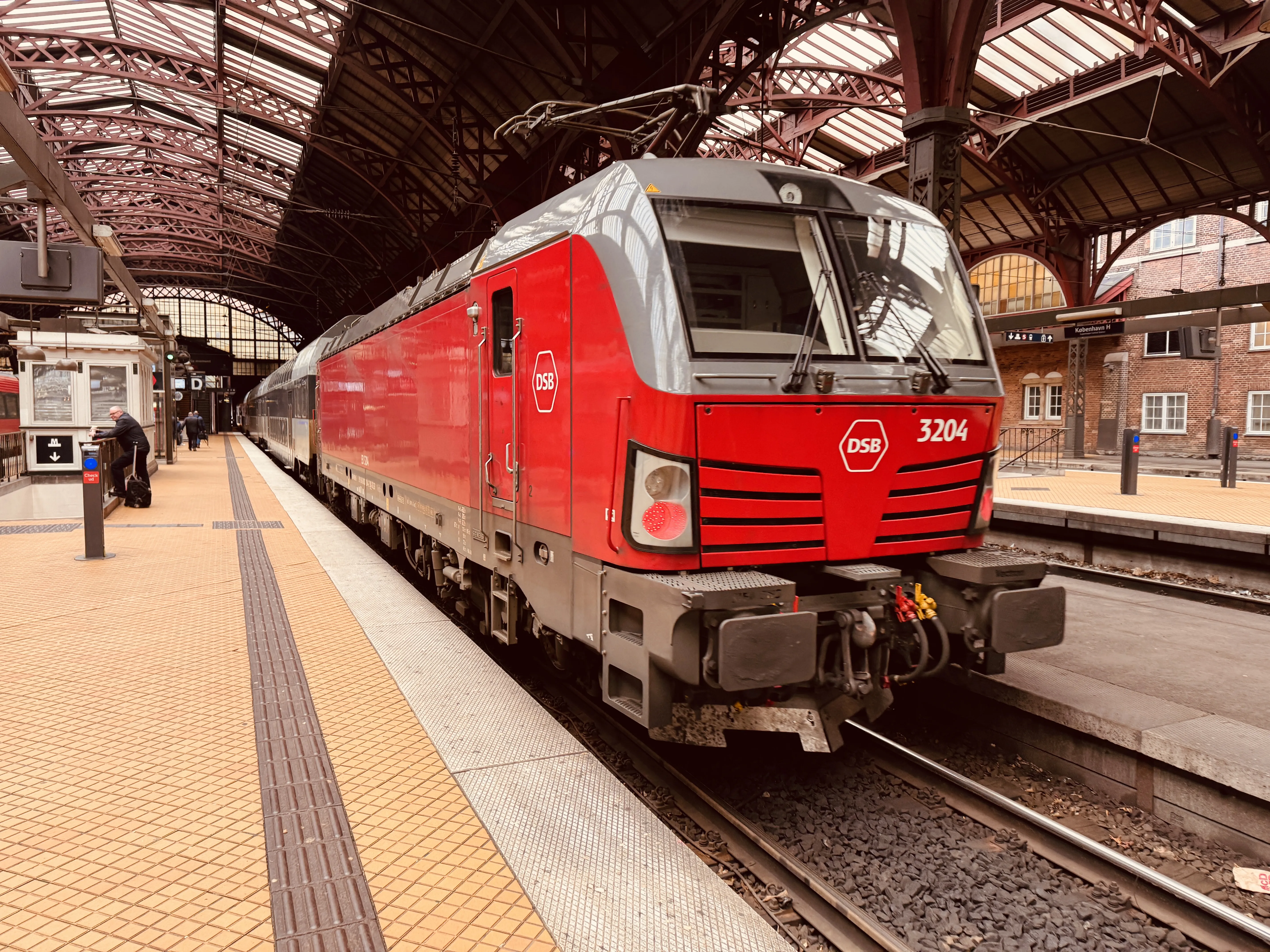 Billede af DSB EB 3204 fotograferet ud for København Hovedbanegård.