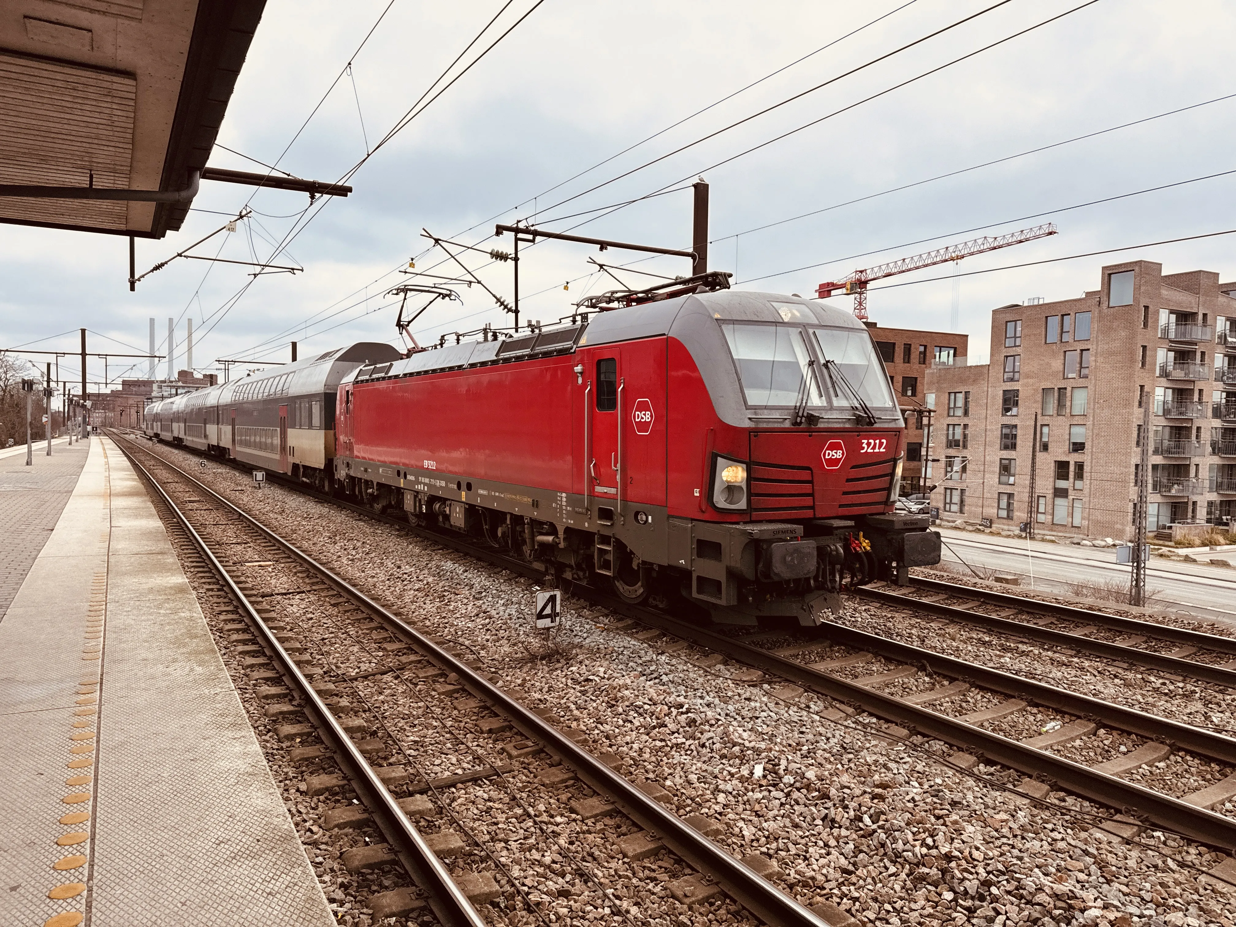 Billede af DSB EB 3212 fotograferet ud for Nordhavn S-togstrinbræt.