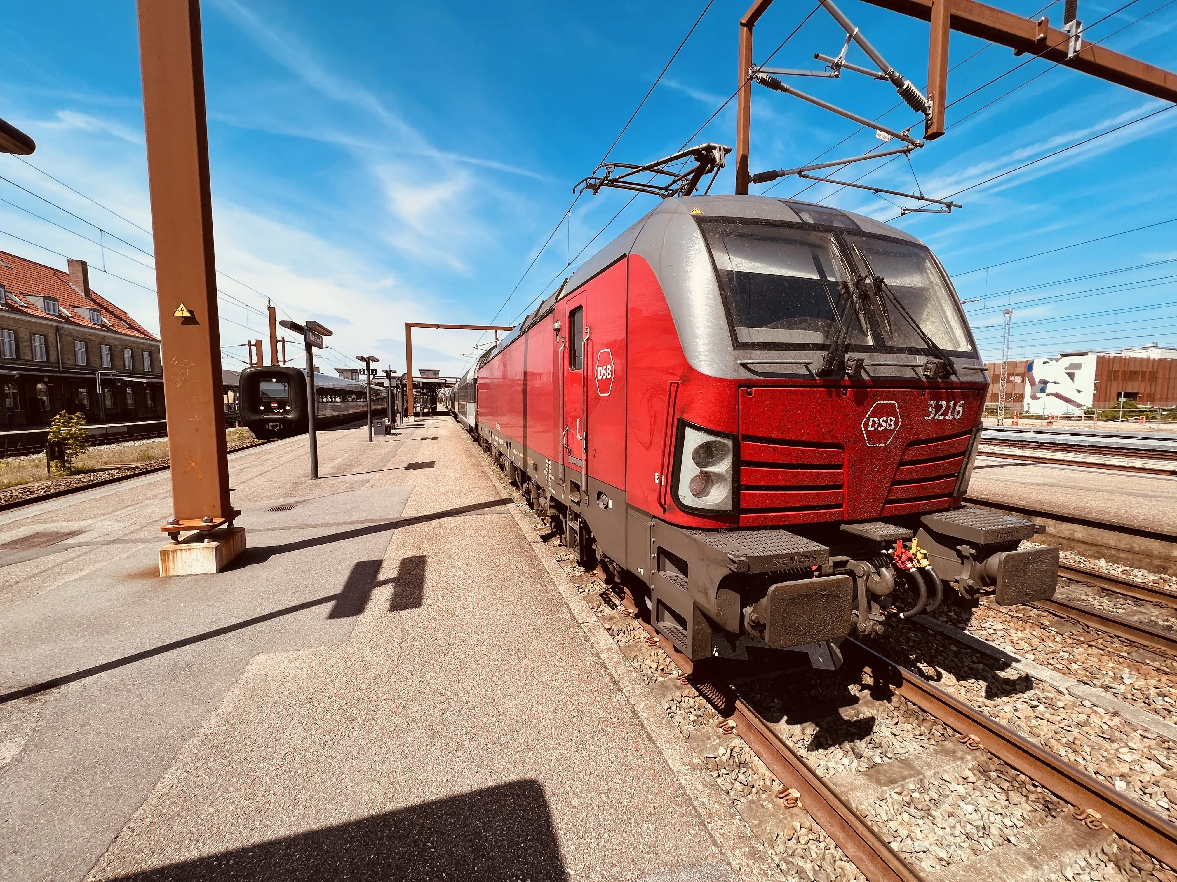 Billede af DSB EB 3216 fotograferet ud for Næstved Station.