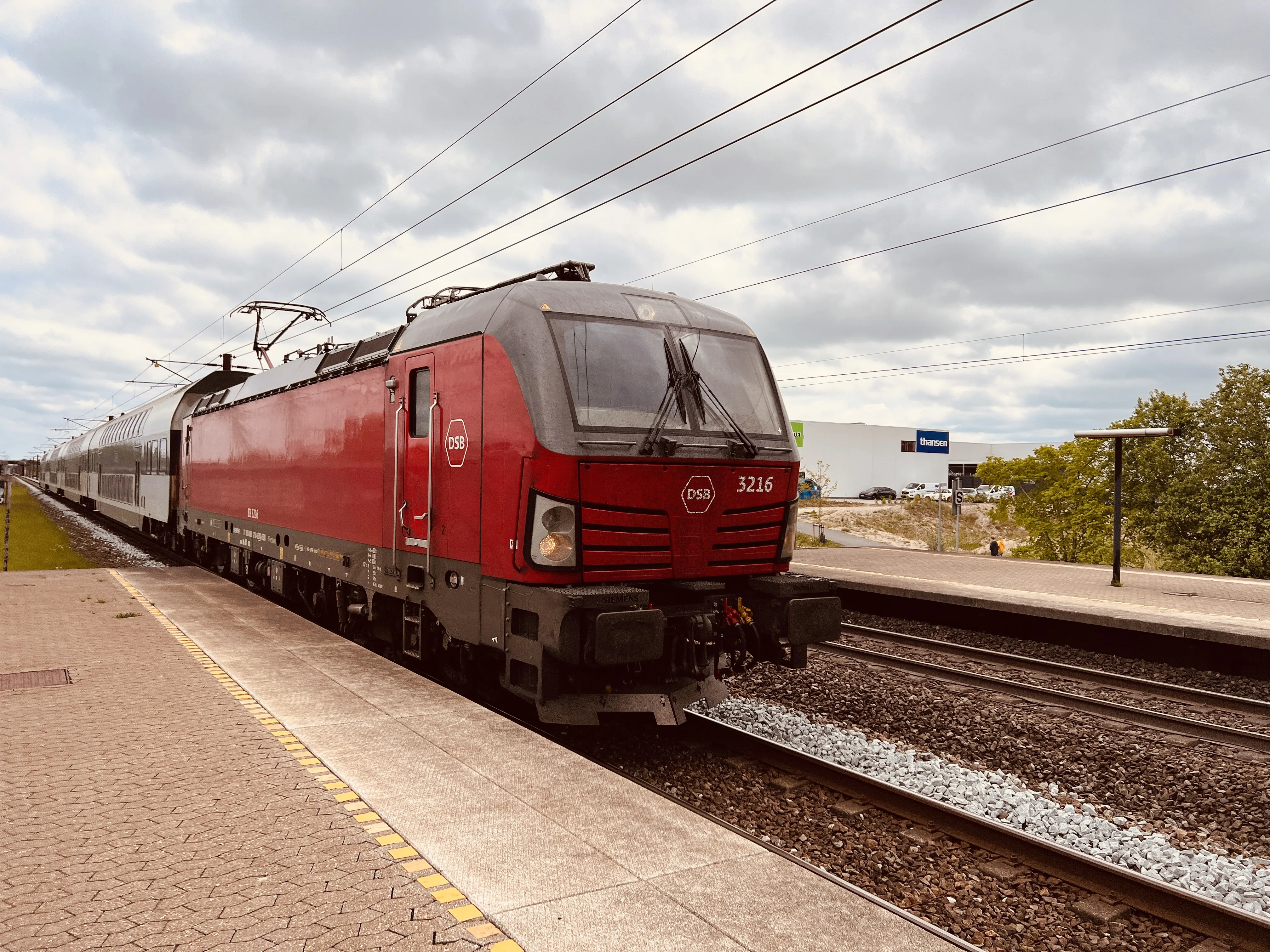 Billede af DSB EB 3216 fotograferet ud for Trekroner Trinbræt.