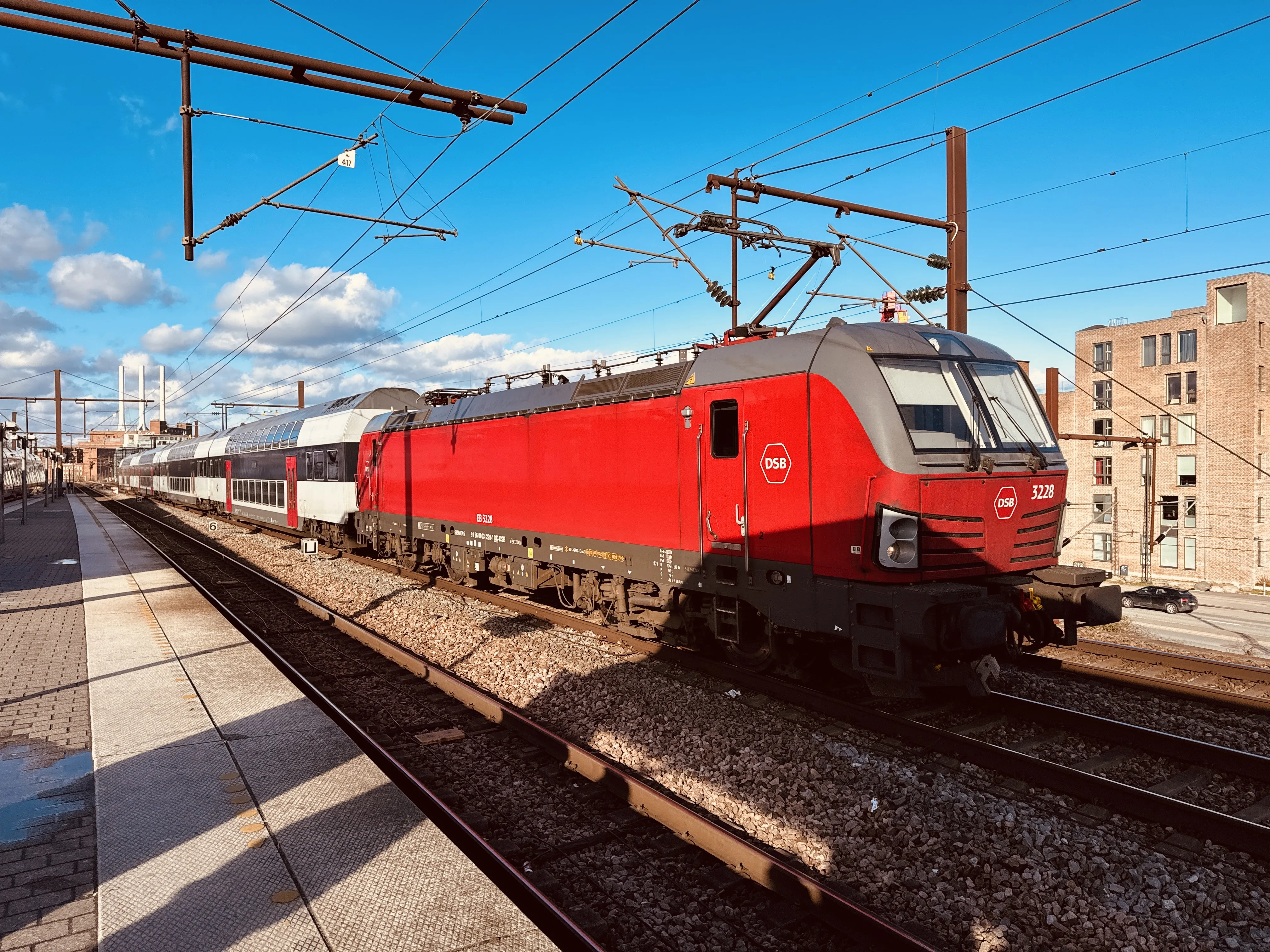 Billede af DSB EB 3228 fotograferet ud for Nordhavn S-togstrinbræt.