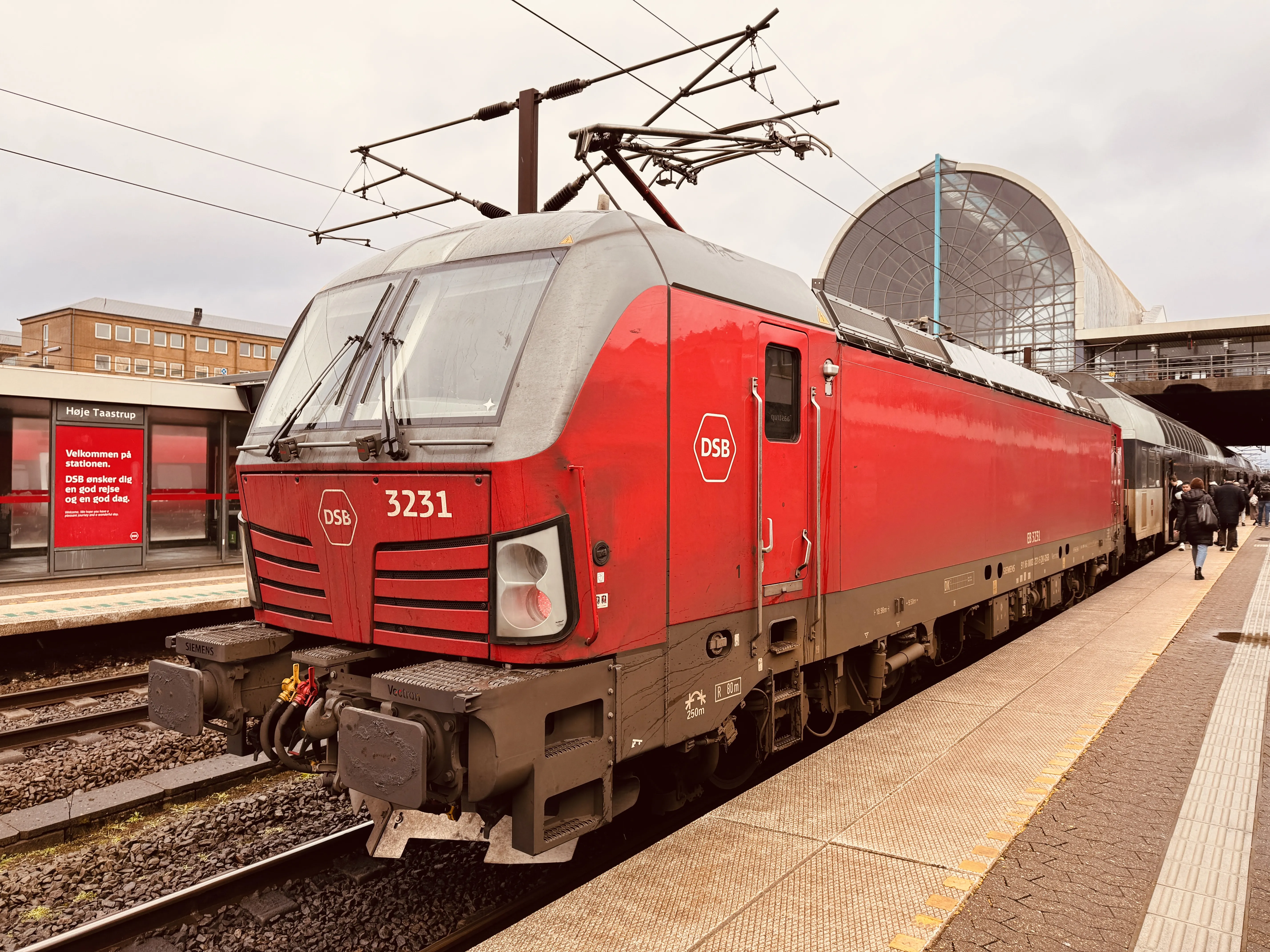 Billede af DSB EB 3231 fotograferet ud for Høje Taastrup Station.