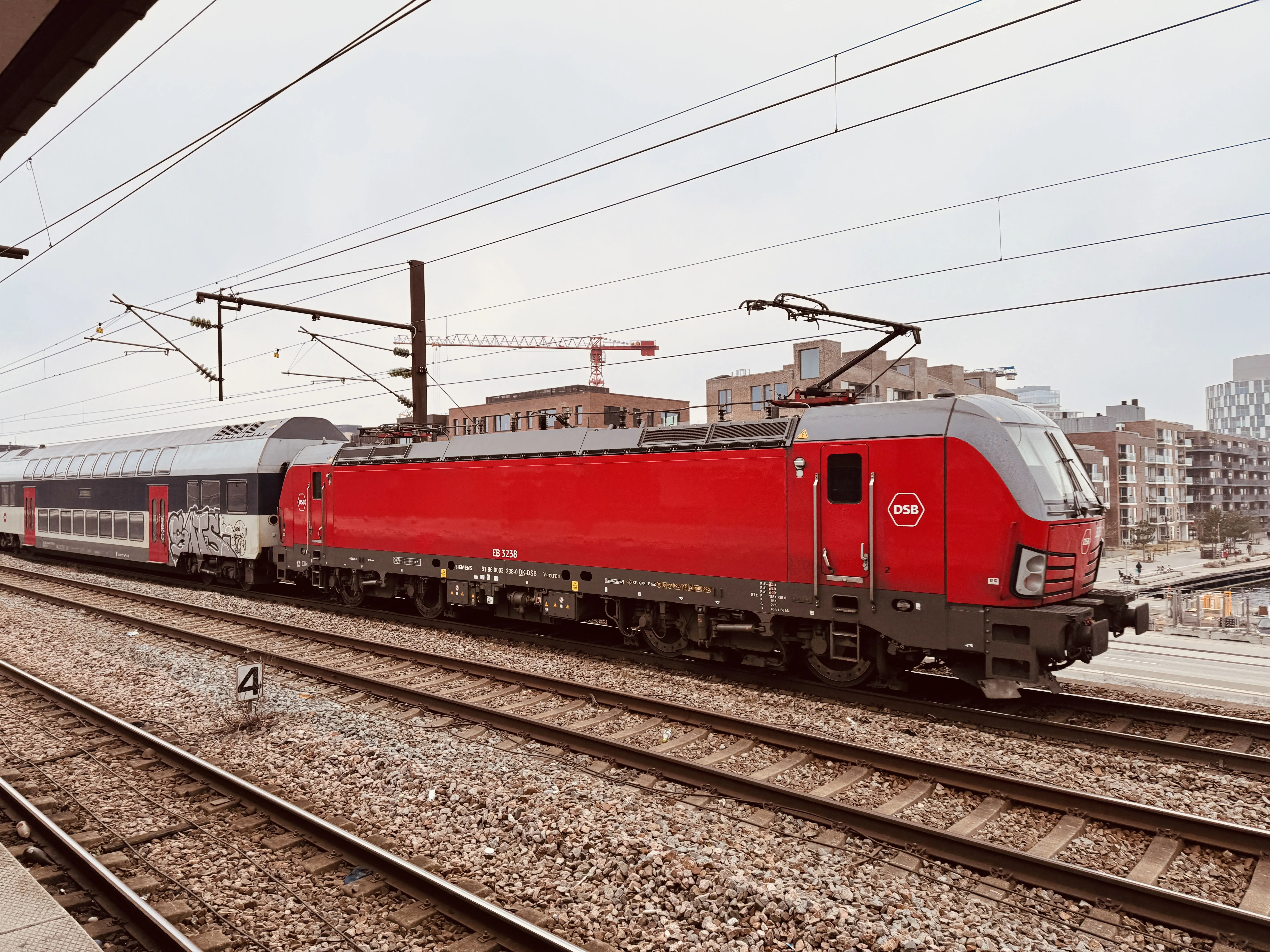 Billede af DSB EB 3238 fotograferet ud for Nordhavn S-togstrinbræt.