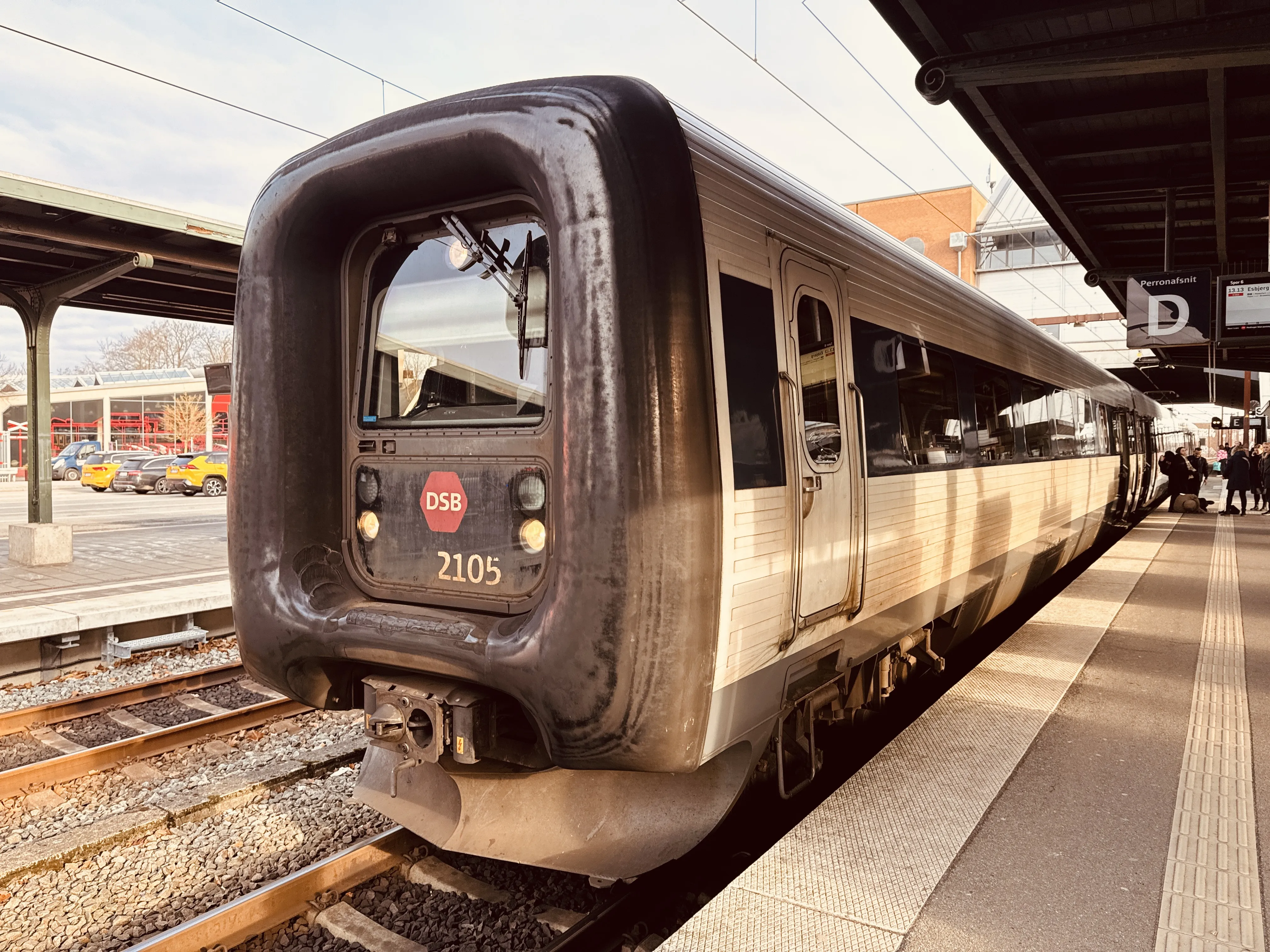 Billede af DSB ER 2005 fotograferet ud for Odense Banegård Center.