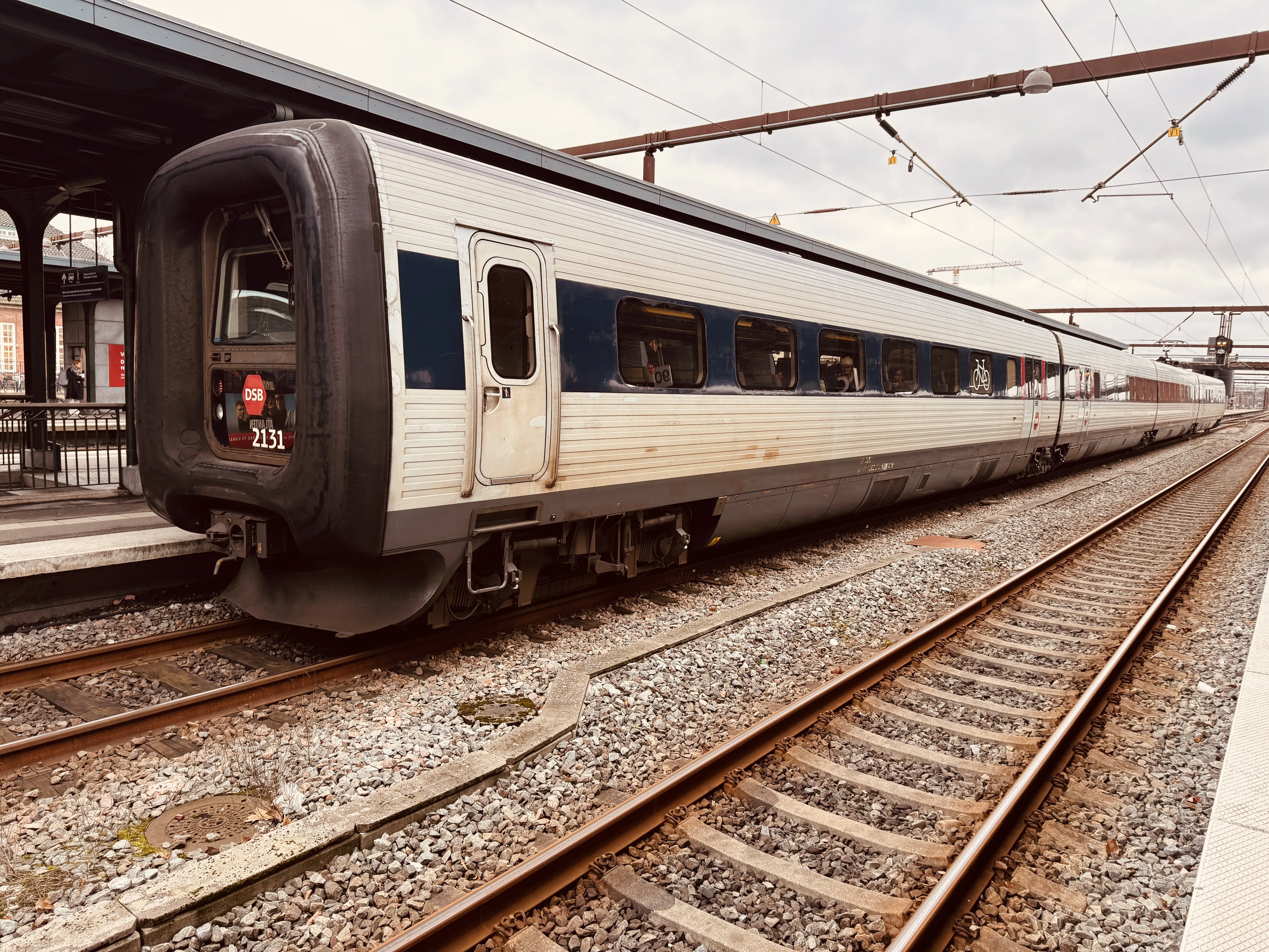 Billede af DSB ER 2031 fotograferet ud for Odense Banegård Center.