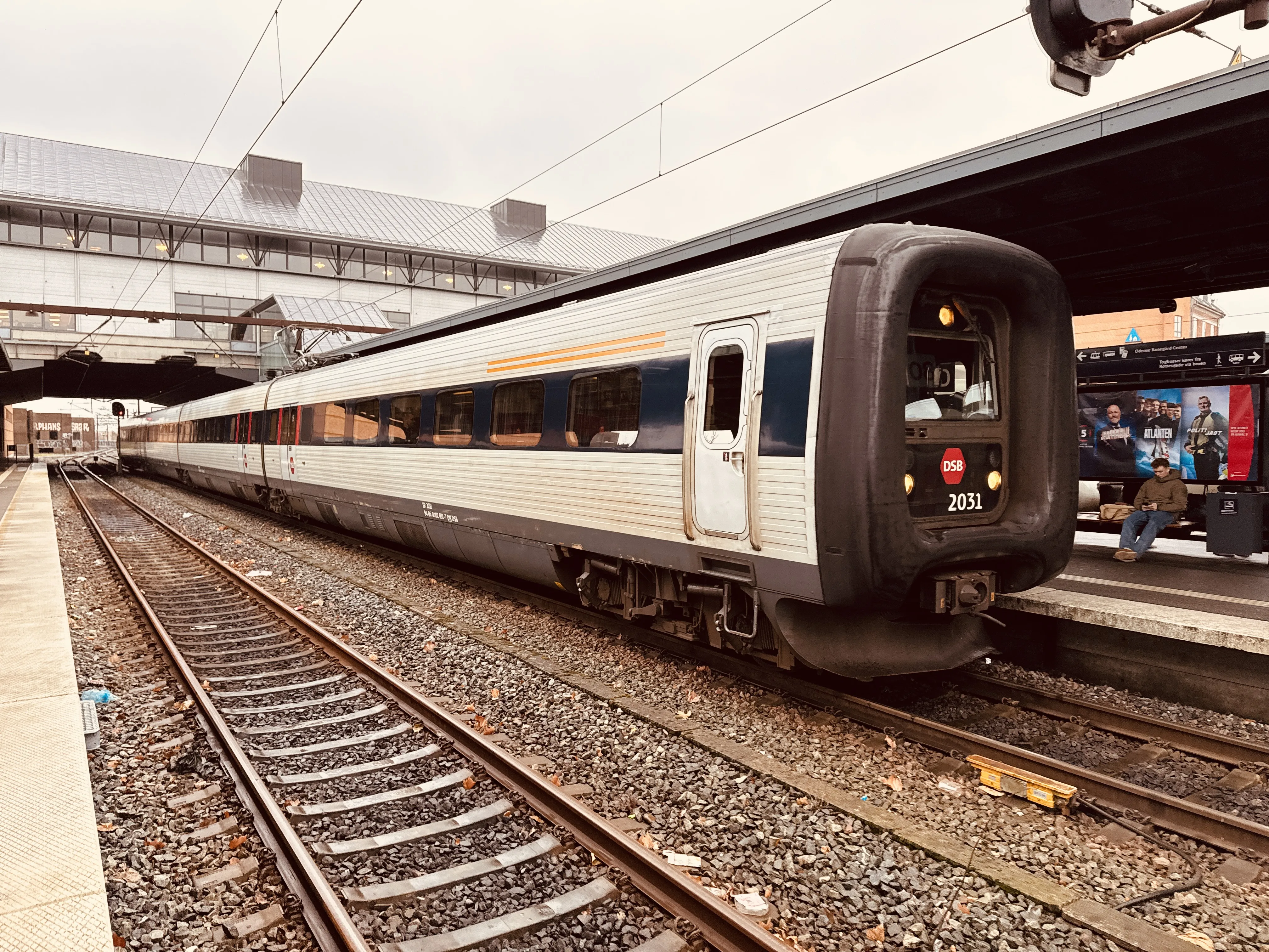 Billede af DSB ER 2031 fotograferet ud for Odense Banegård Center.