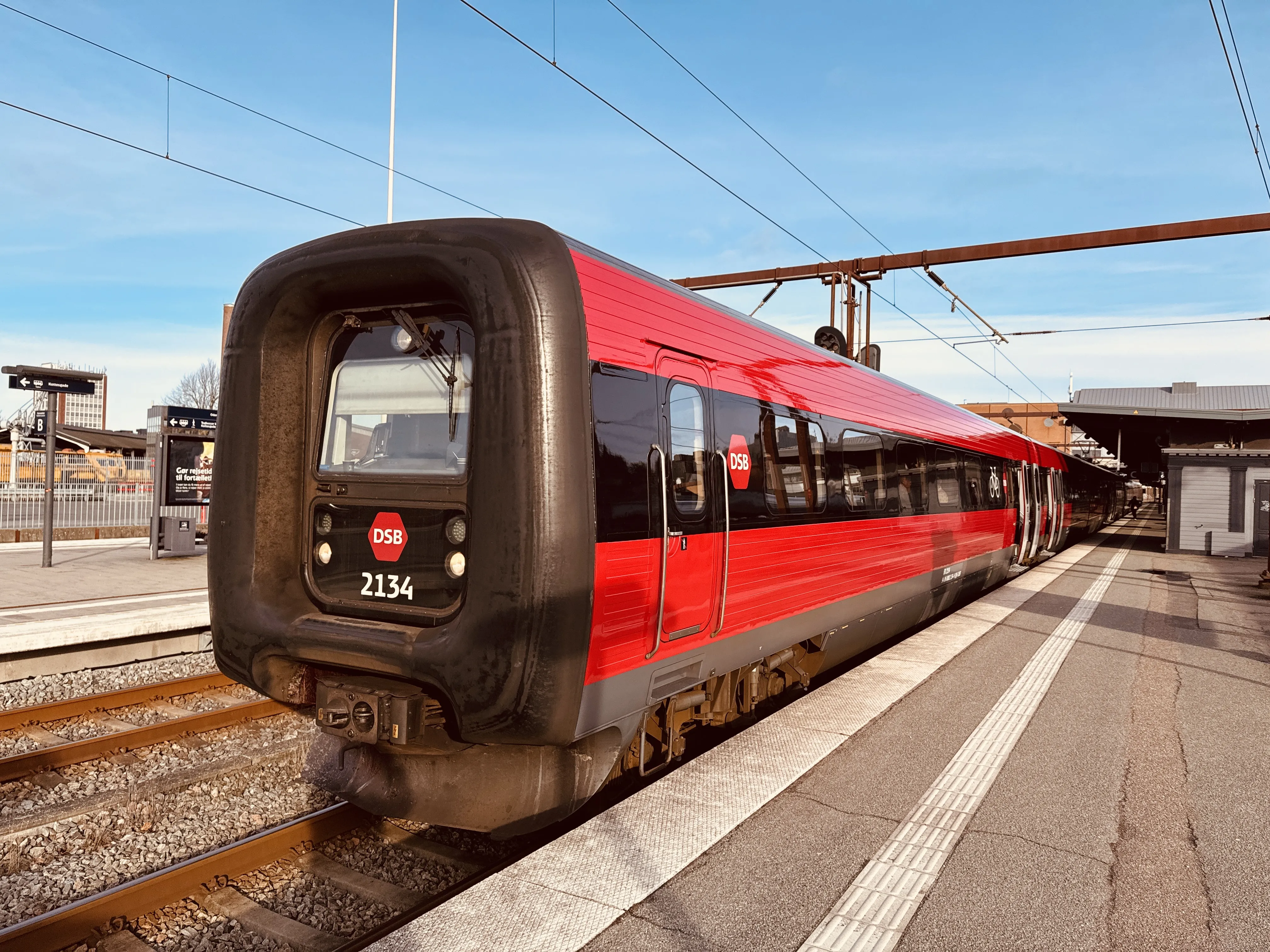 Billede af DSB ER 2034 fotograferet ud for Odense Banegård Center.