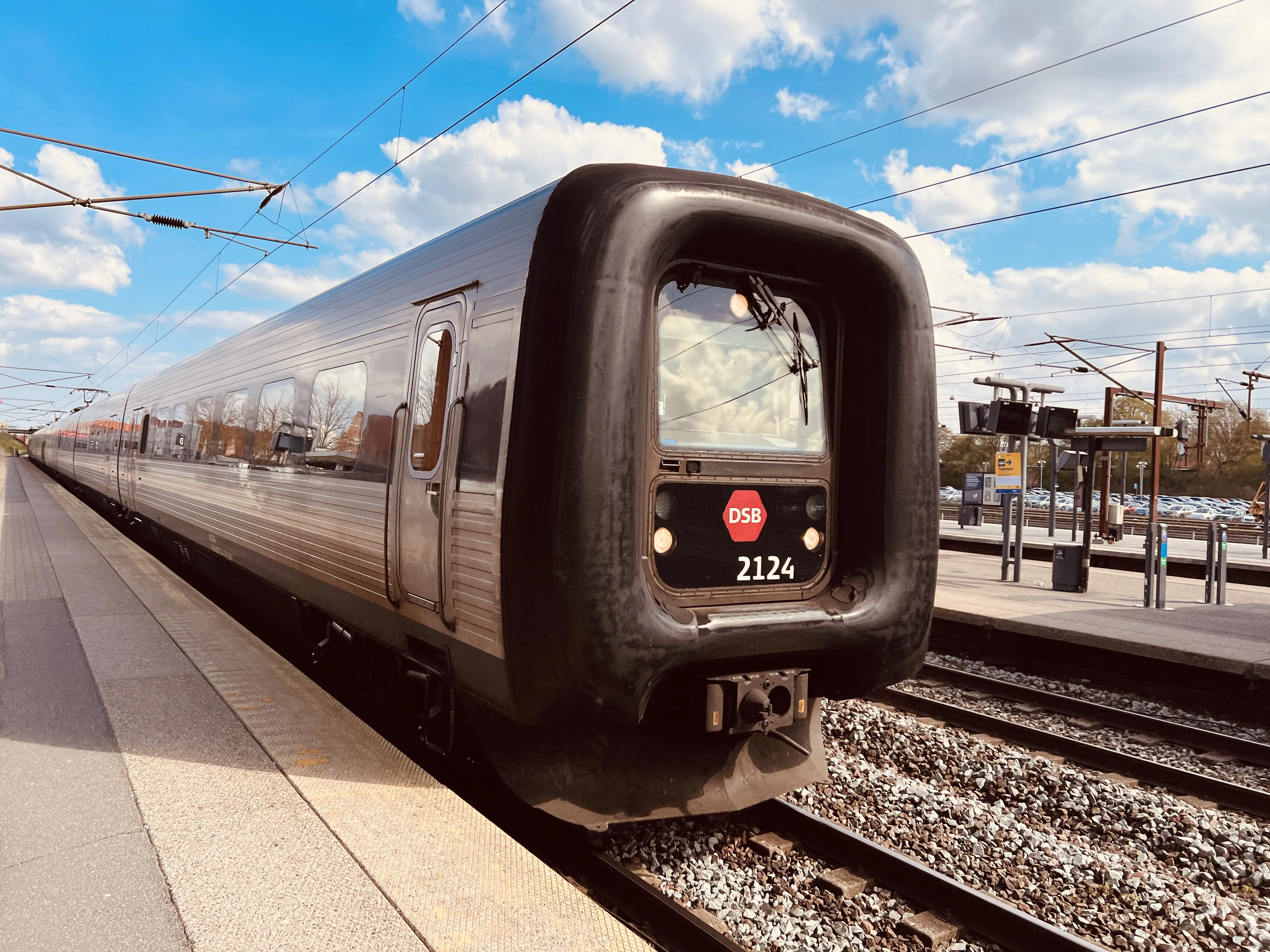 Billede af DSB ER 2024 fotograferet ud for Ringsted Station.