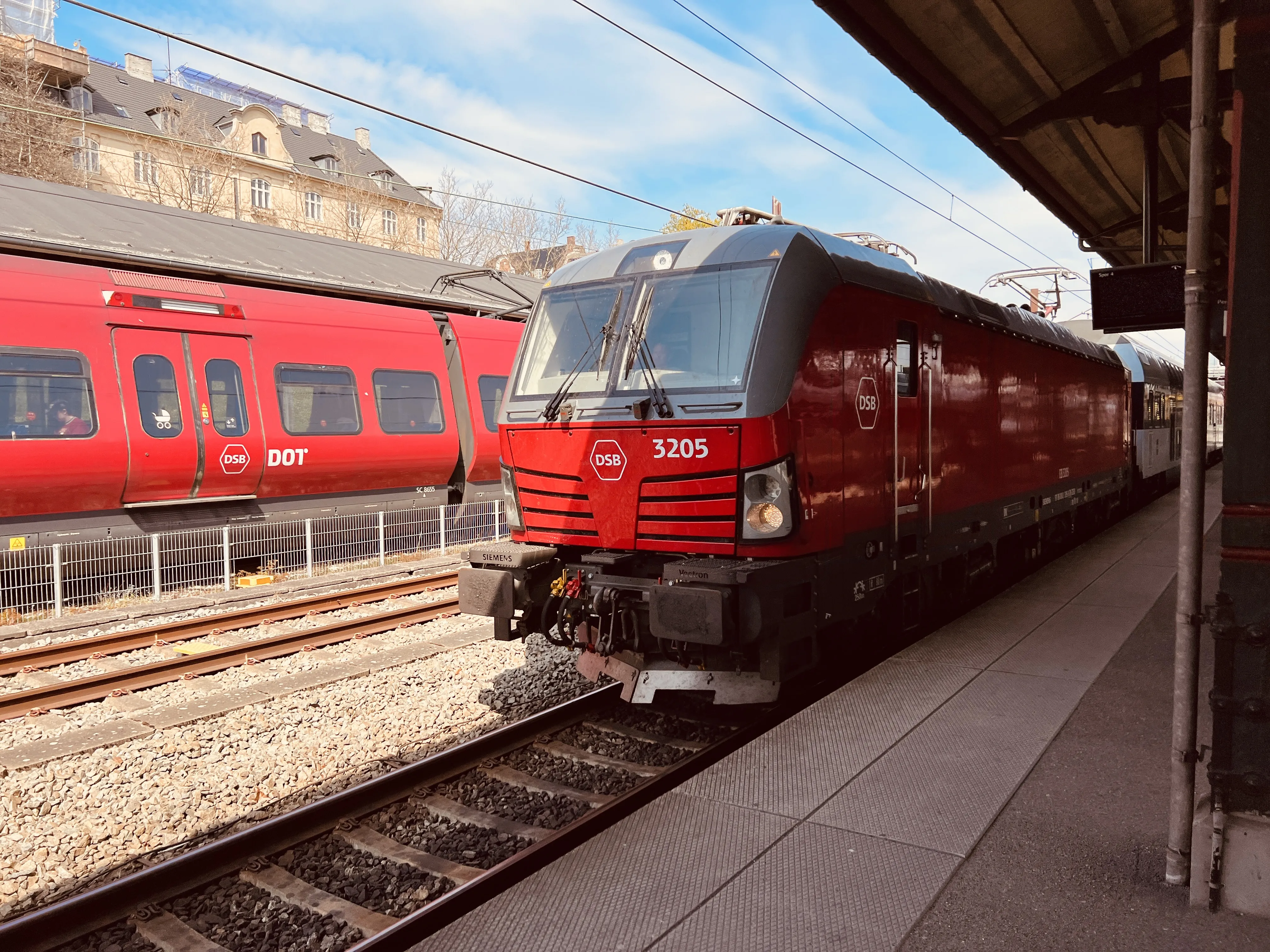 Billede af DSB EB 3205 fotograferet ud for Østerport Station.