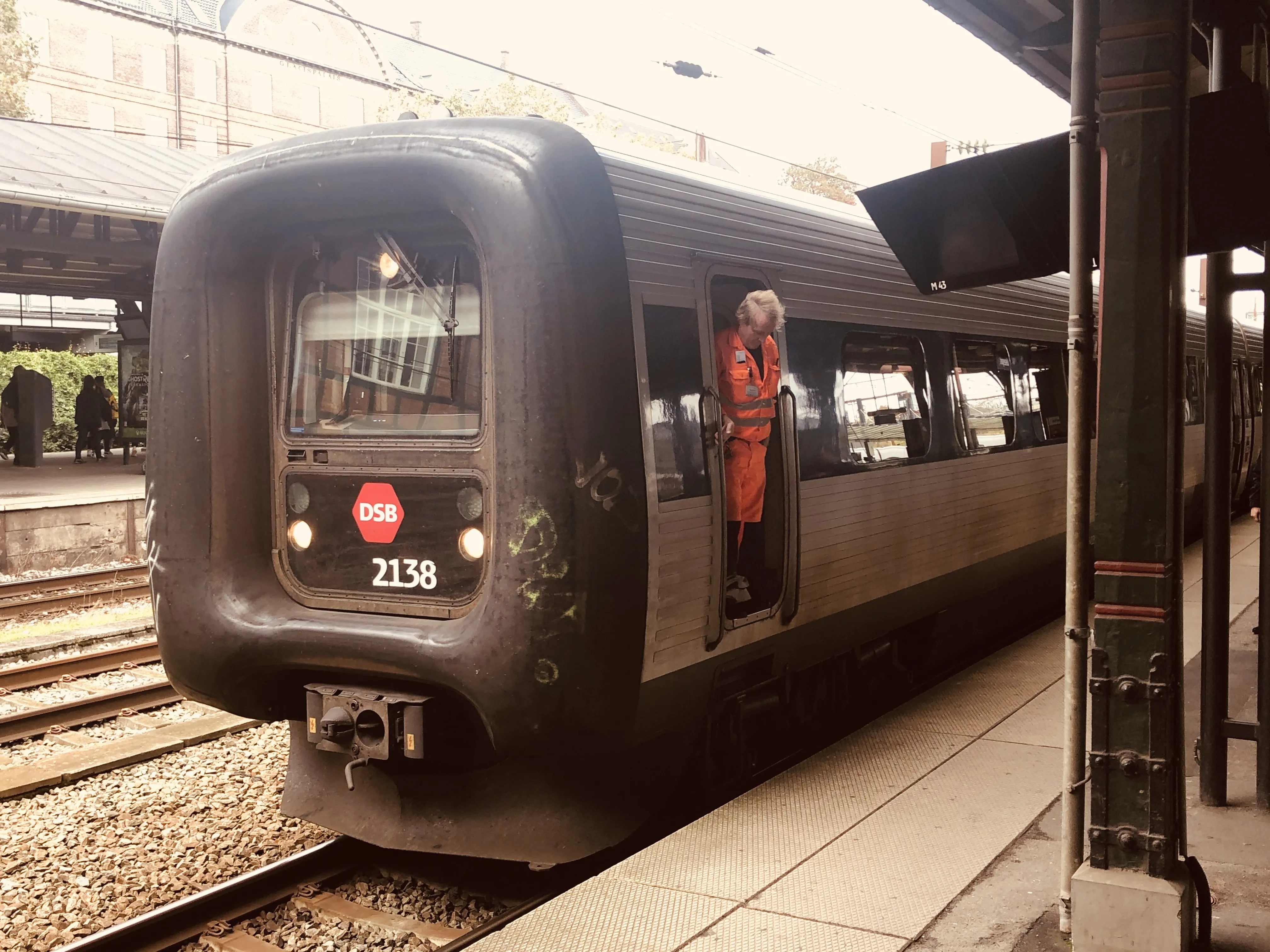 Billede af DSB ER 2038 fotograferet ud for Østerport Station.