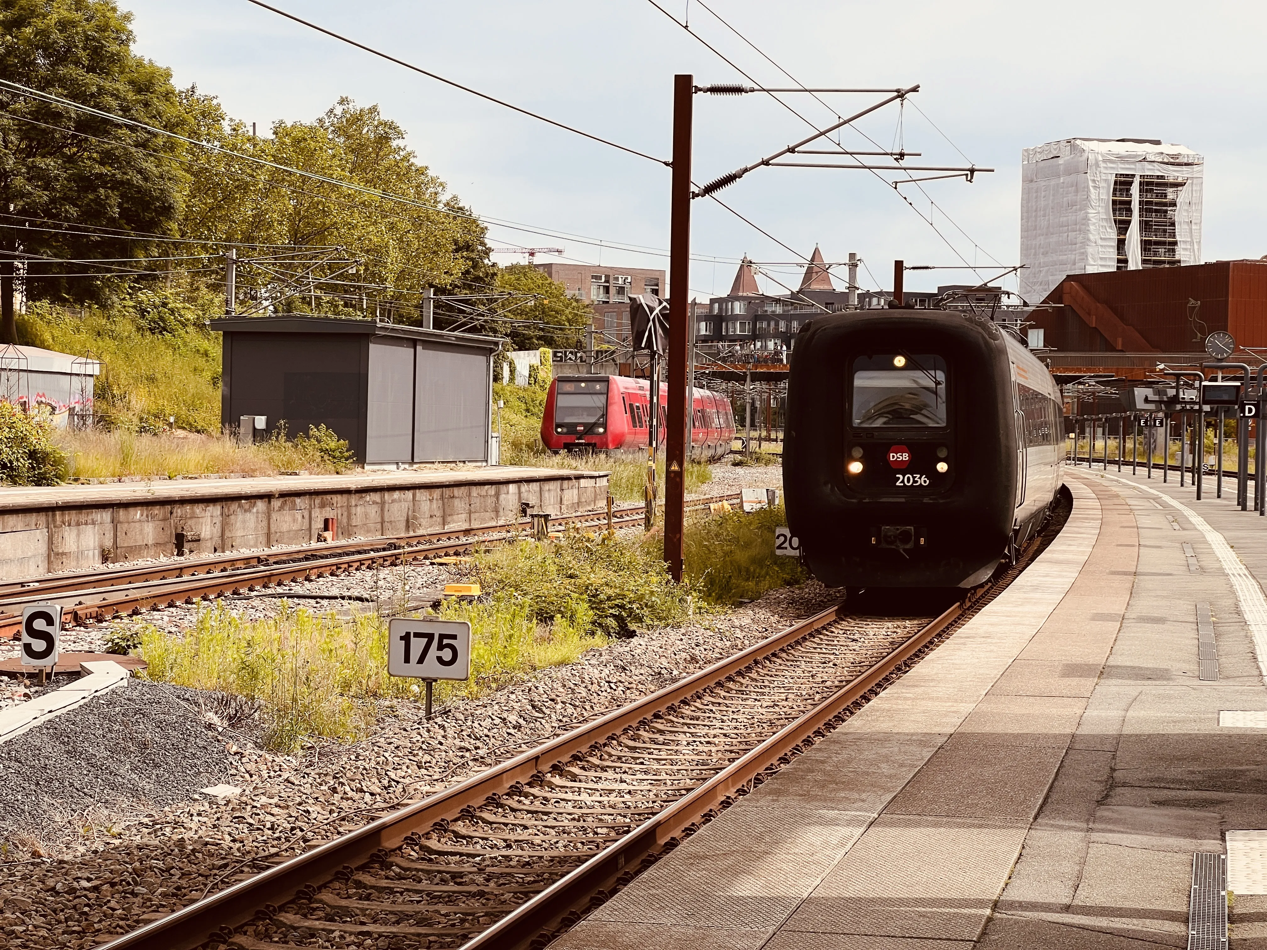 Billede af DSB ER 2036 fotograferet ud for Østerport Station.