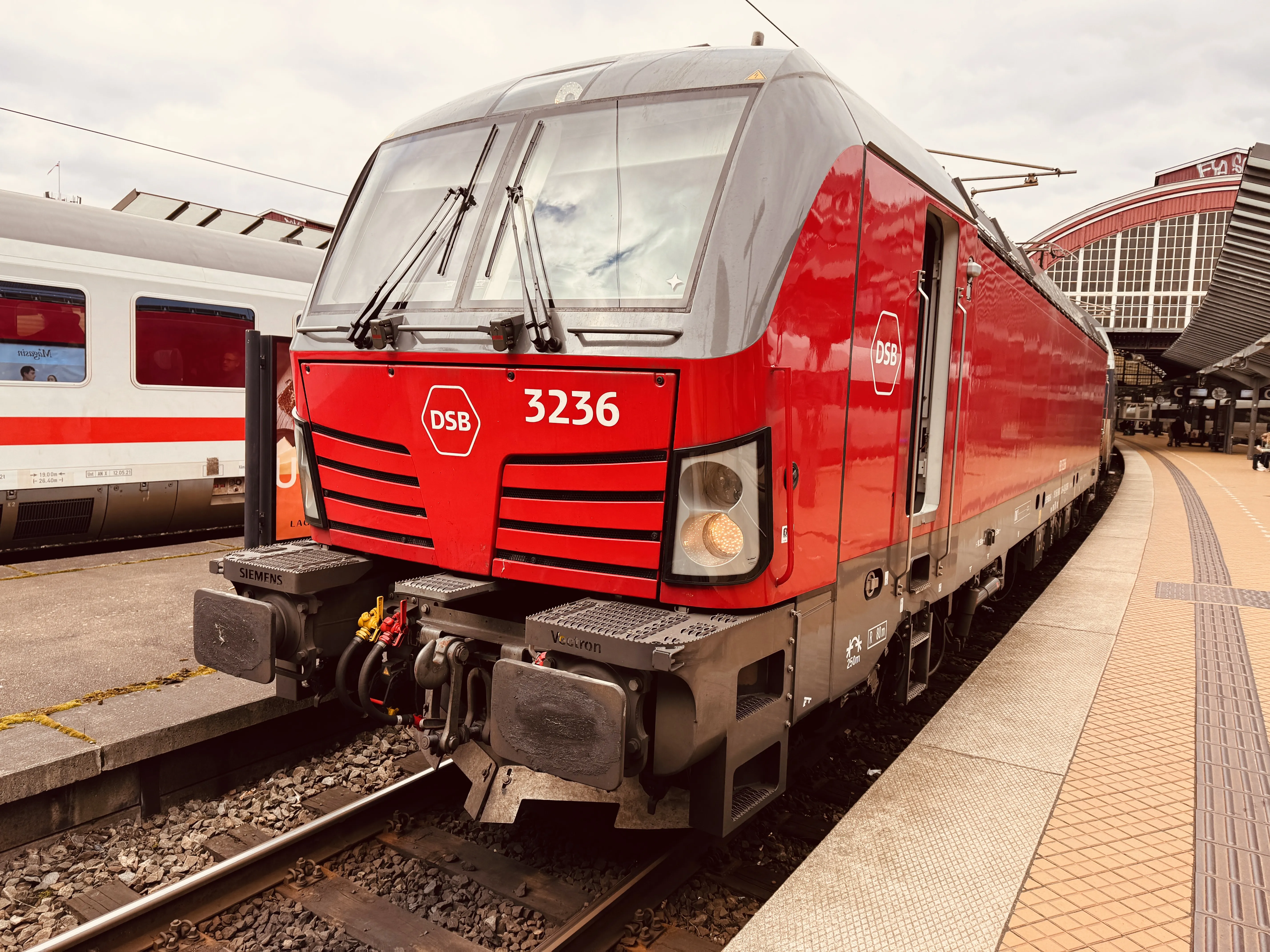 Billede af DSB EB 3236 fotograferet ud for København Hovedbanegård.