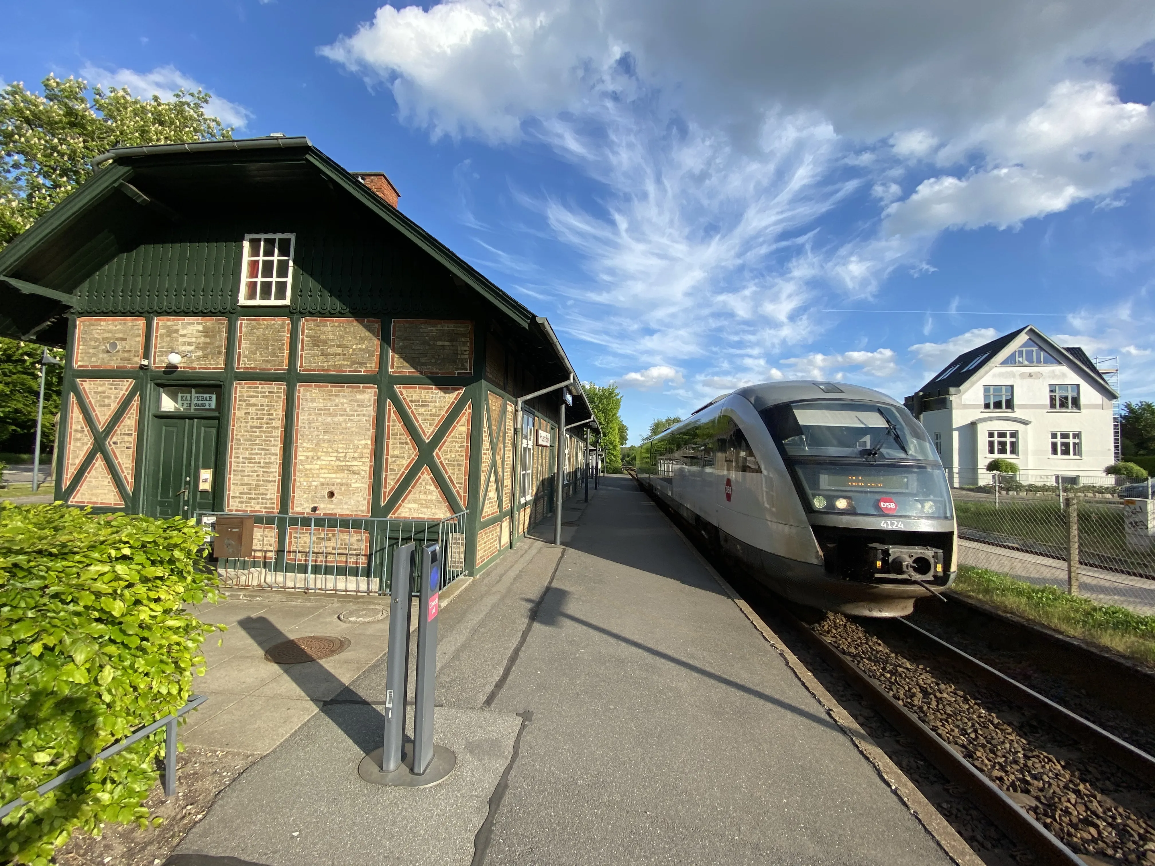 Billede af DSB MQ 4124-4924 fotograferet ud for Fruens Bøge Station.