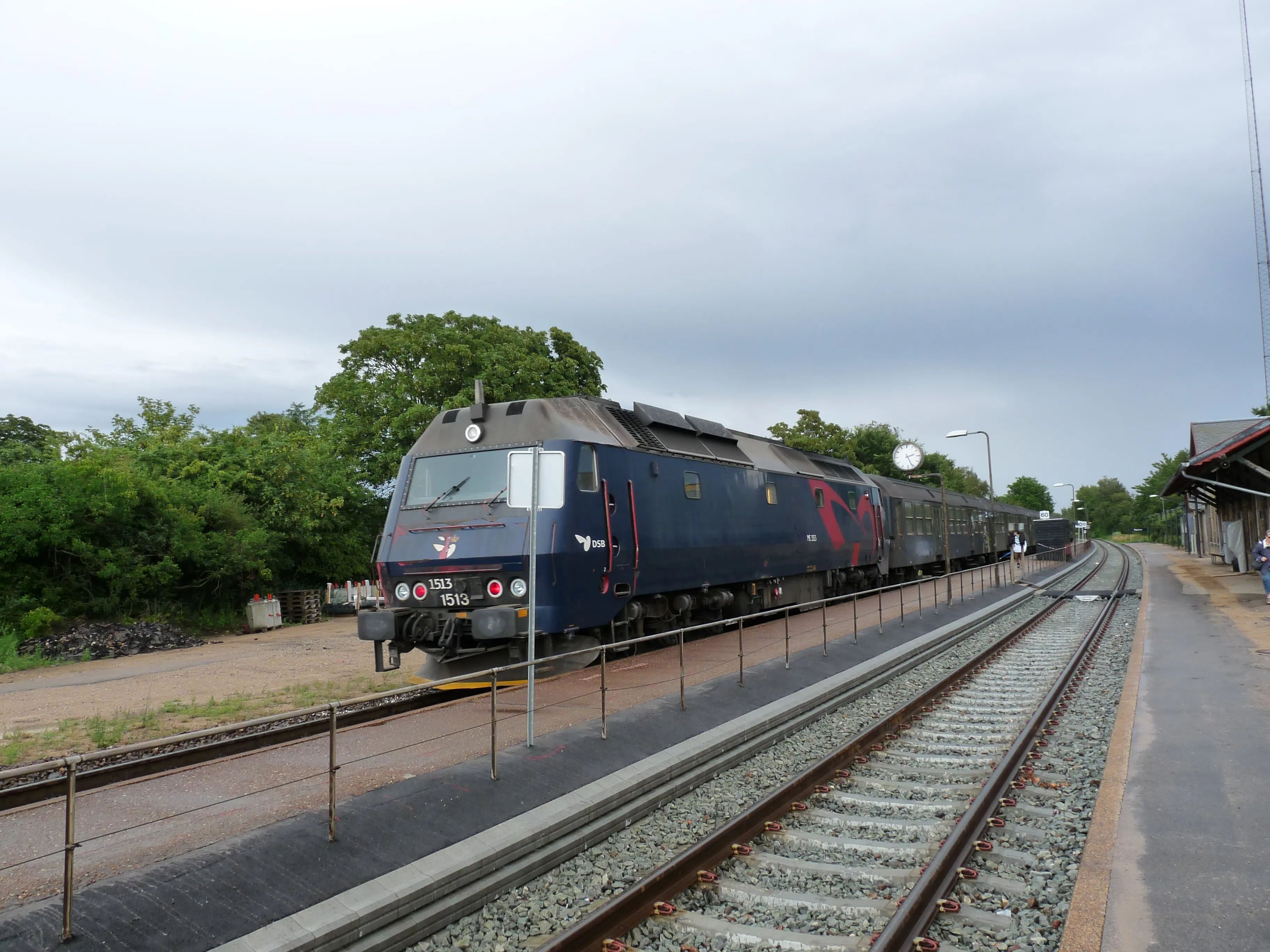 Billede af DSB ME 1513 fotograferet ud for Mørkøv Station.