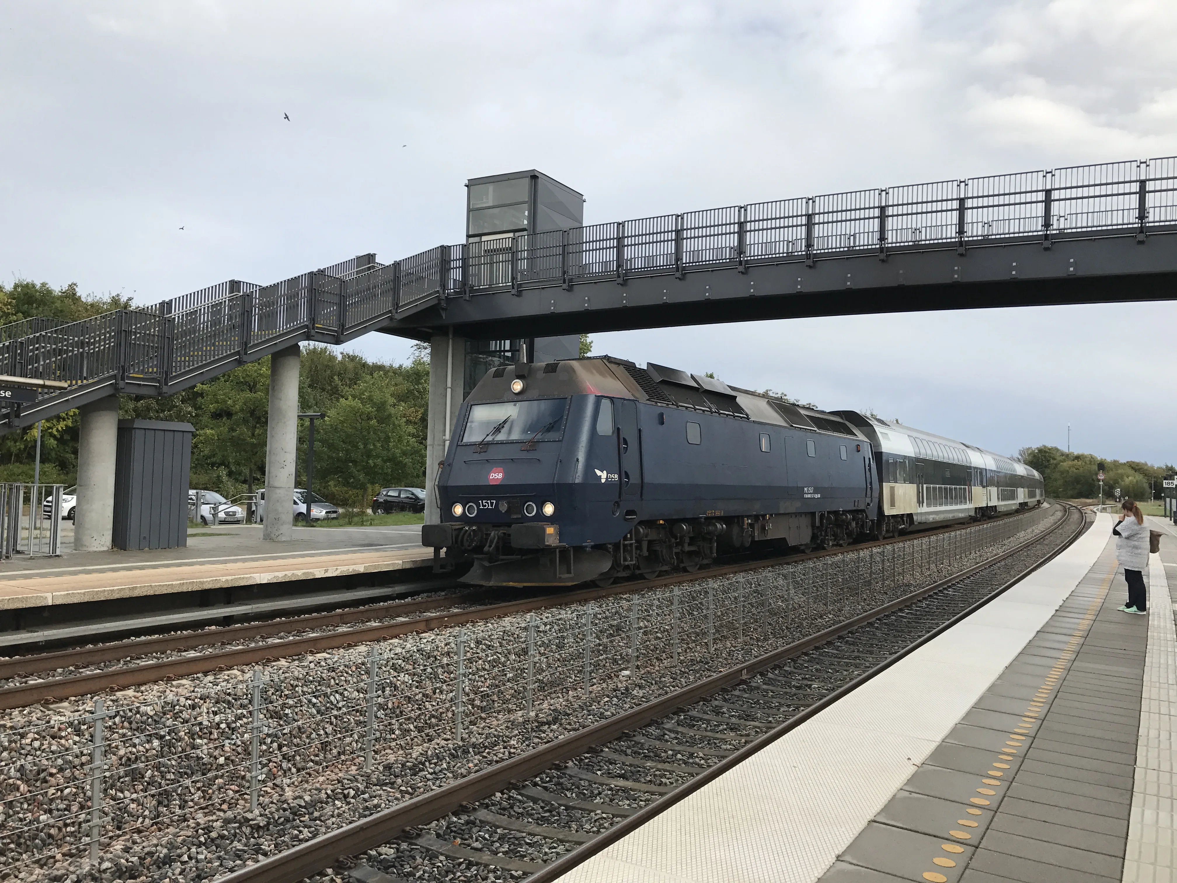 Billede af DSB ME 1517 fotograferet ud for Tølløse Station.