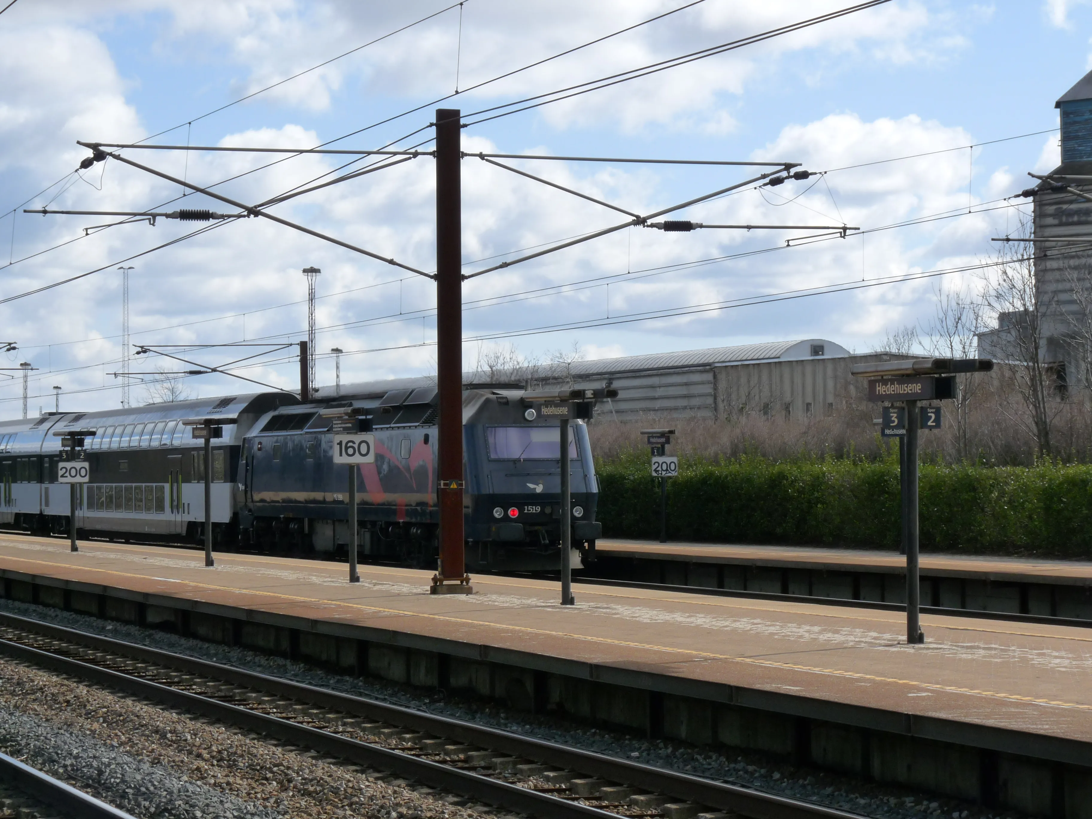 Billede af DSB ME 1519 fotograferet ud for Hedehusene Station.