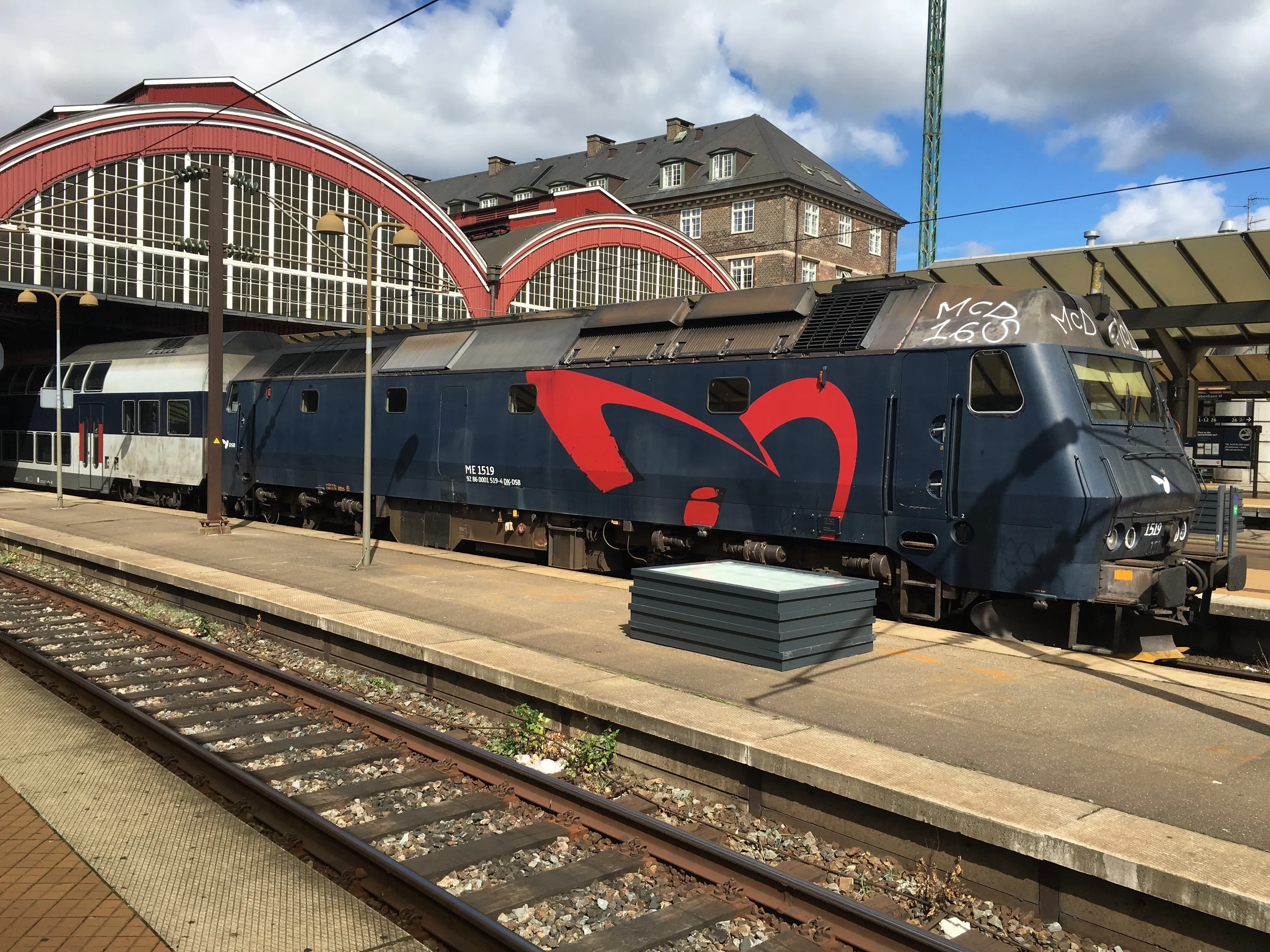 Billede af DSB ME 1519 fotograferet ud for København Hovedbanegård.