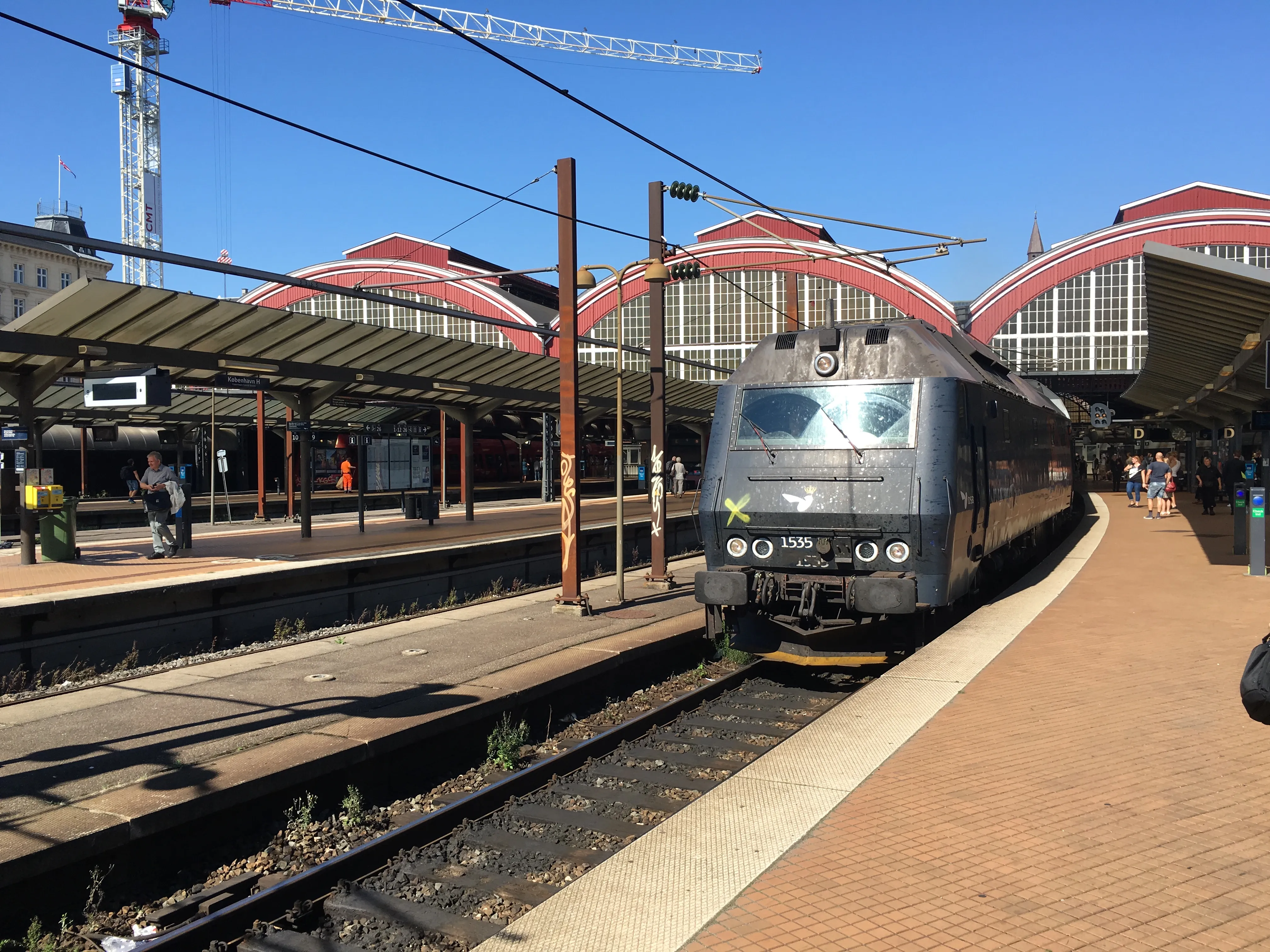 Billede af DSB ME 1535 fotograferet ud for København Hovedbanegård.