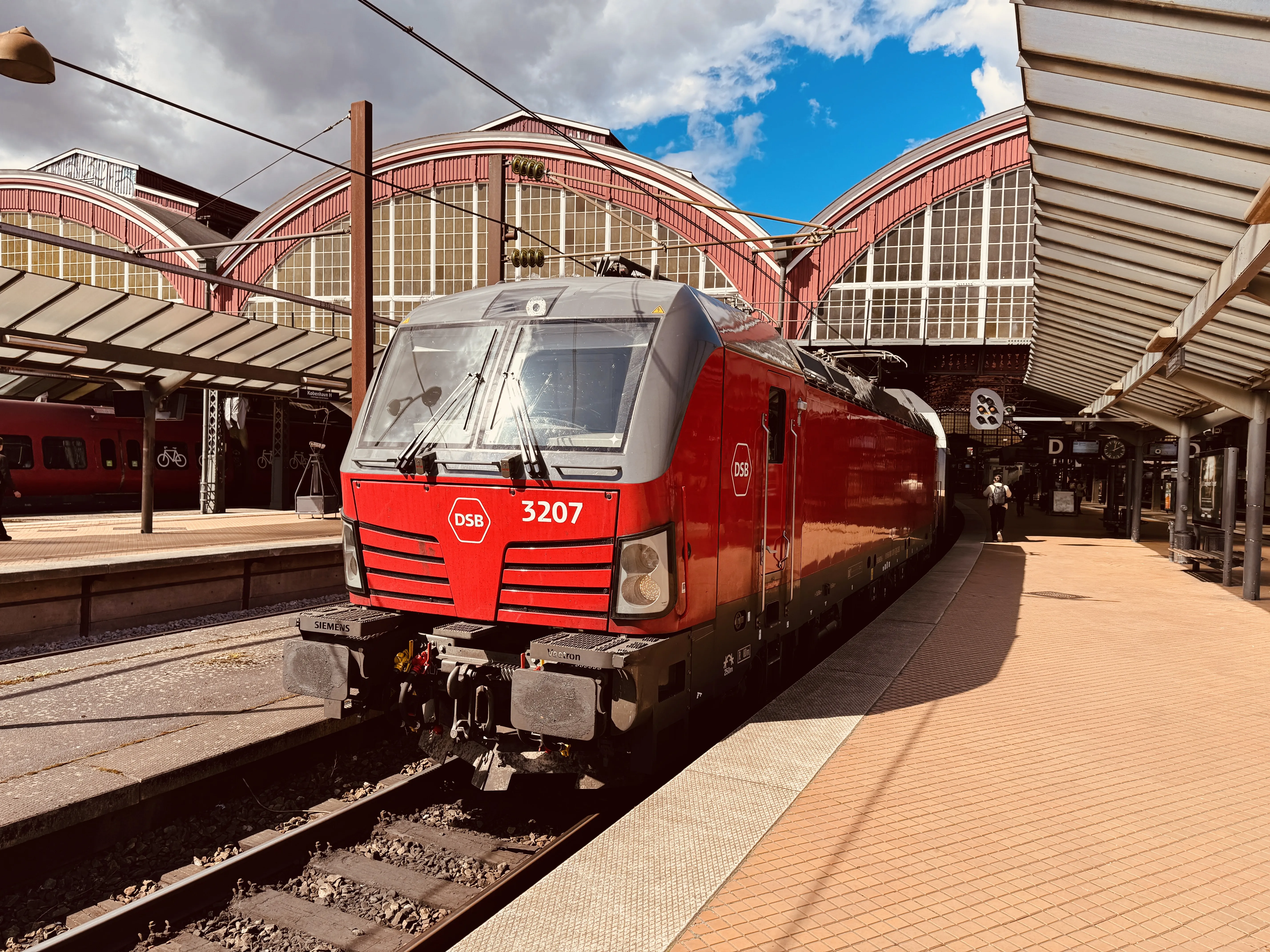 Billede af DSB EB 3207 fotograferet ud for København Hovedbanegård.