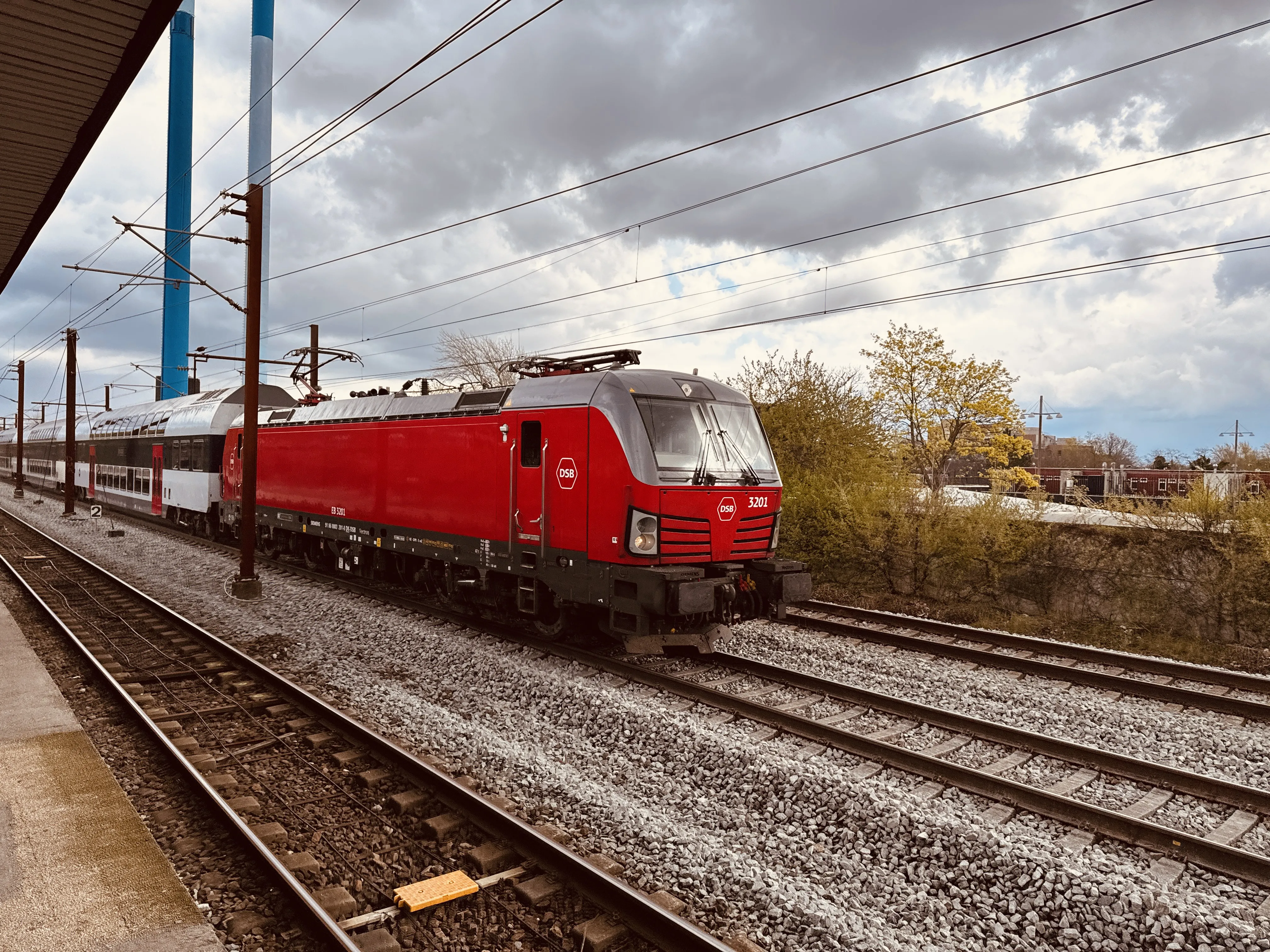 Billede af DSB EB 3201 fotograferet ud for Albertslund S-togstrinbræt.