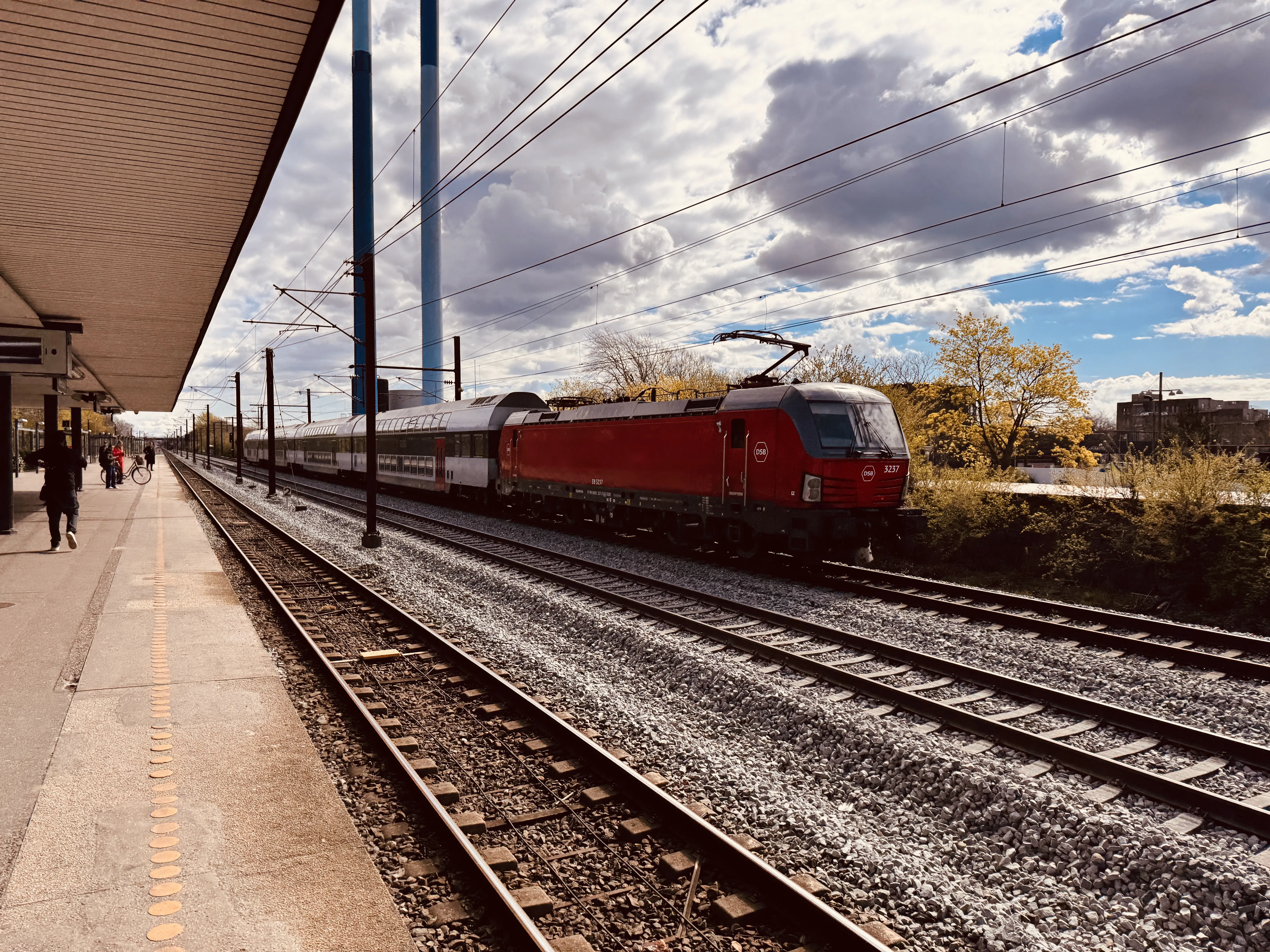 Billede af DSB EB 3237 fotograferet ud for Albertslund S-togstrinbræt.